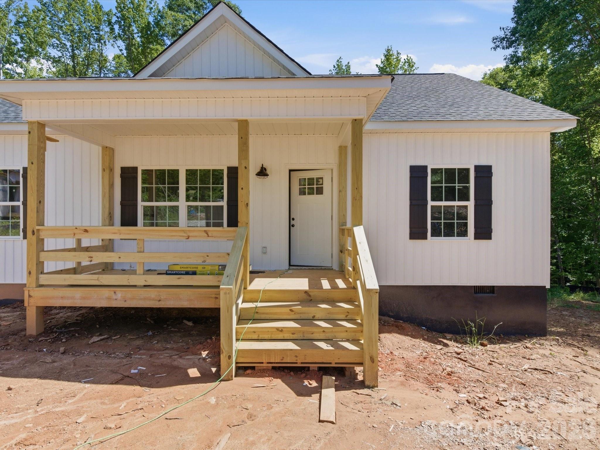 1222 Woodpecker Drive — Clover