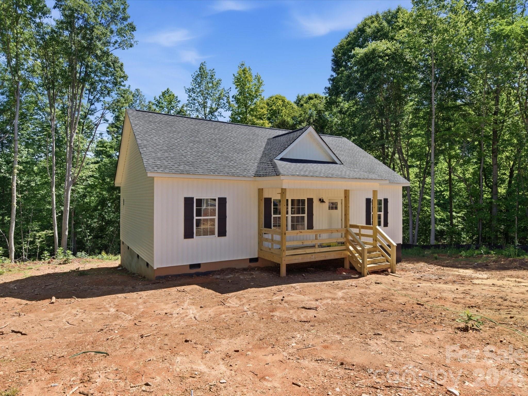 1222 Woodpecker Drive — Clover