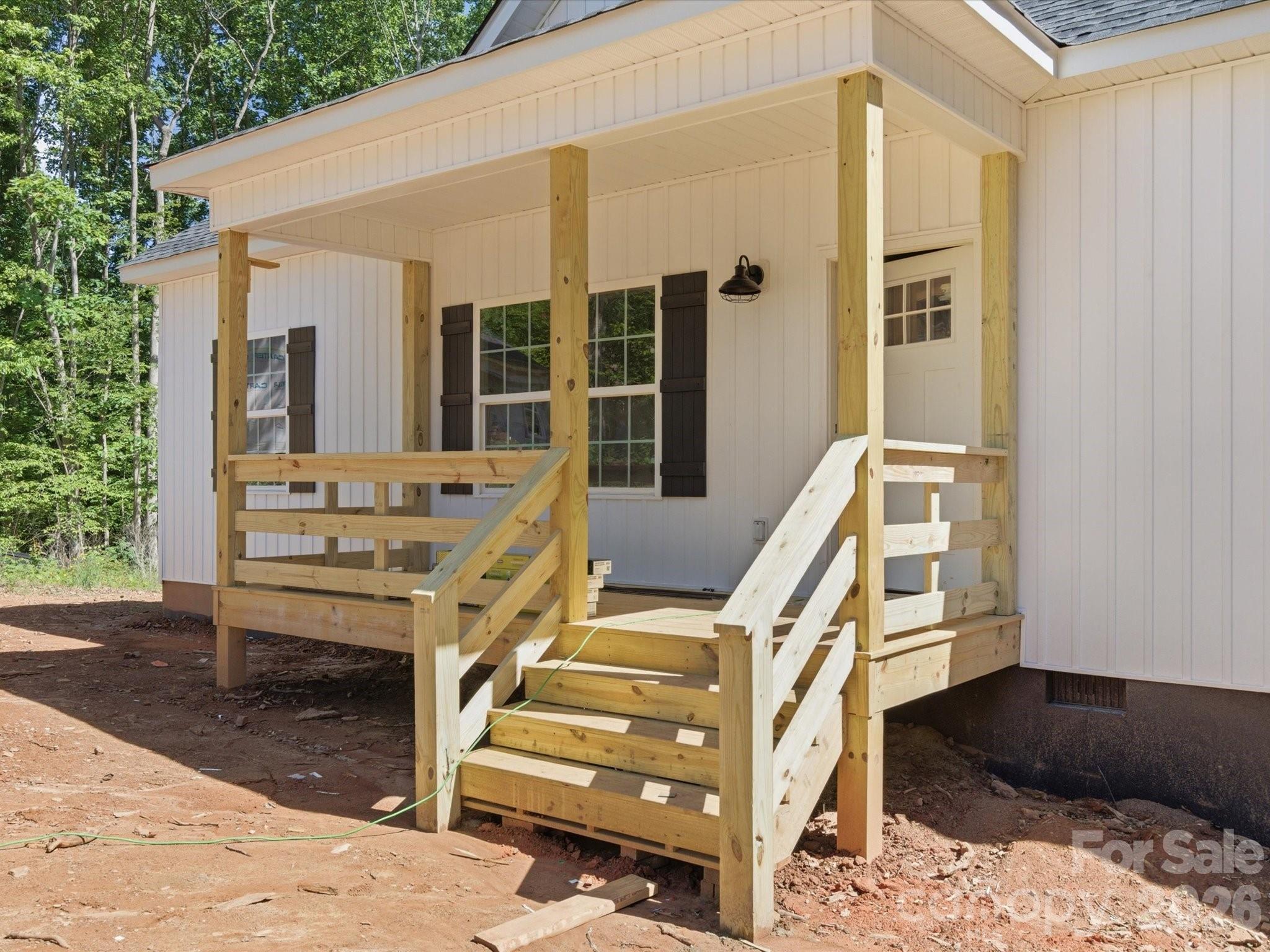 1222 Woodpecker Drive — Clover