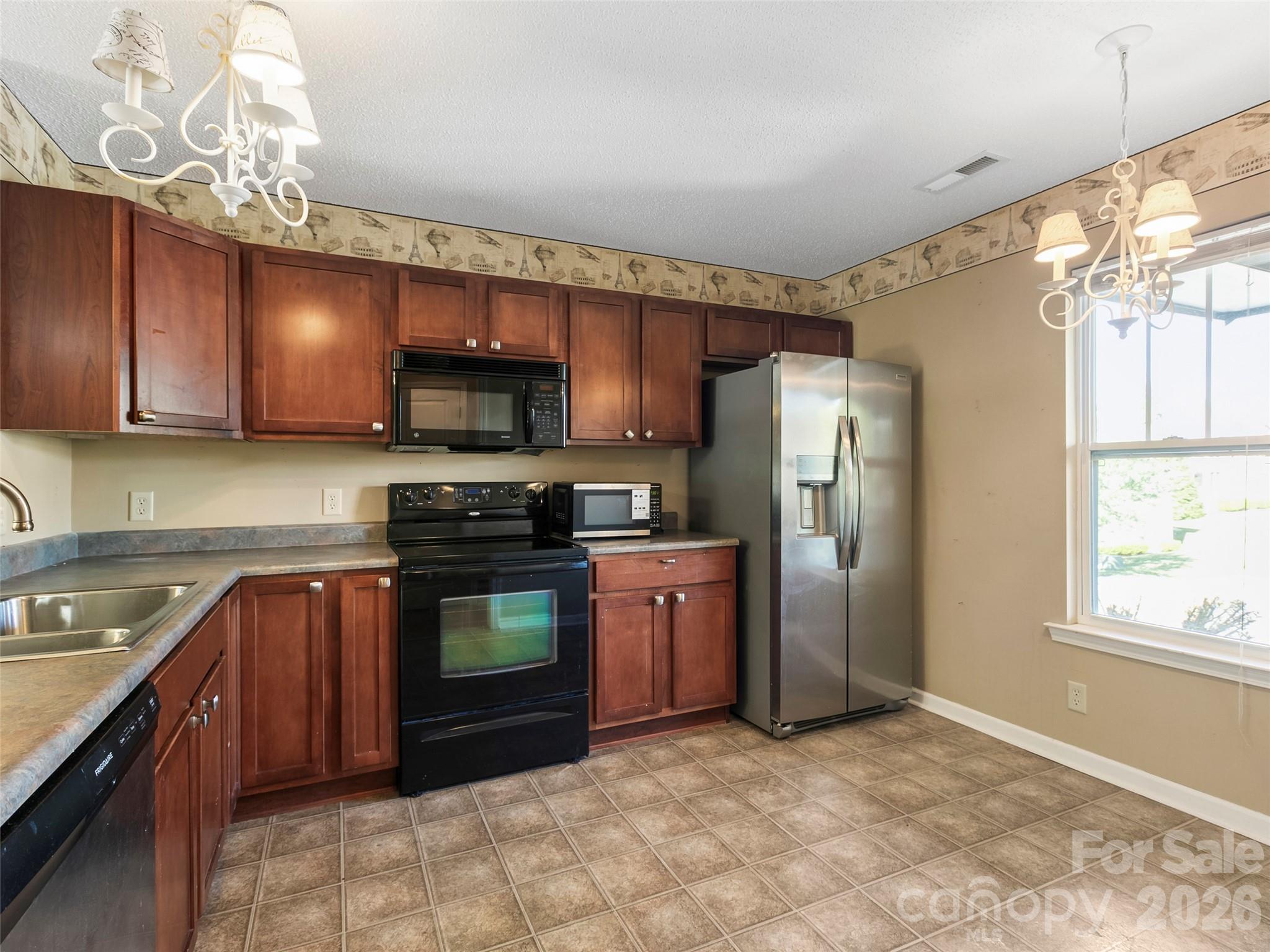 1704 Deermouse Way — Hendersonville