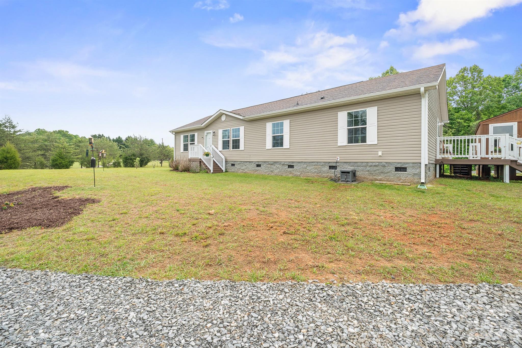 2517 Horseshoe Road — Westfield