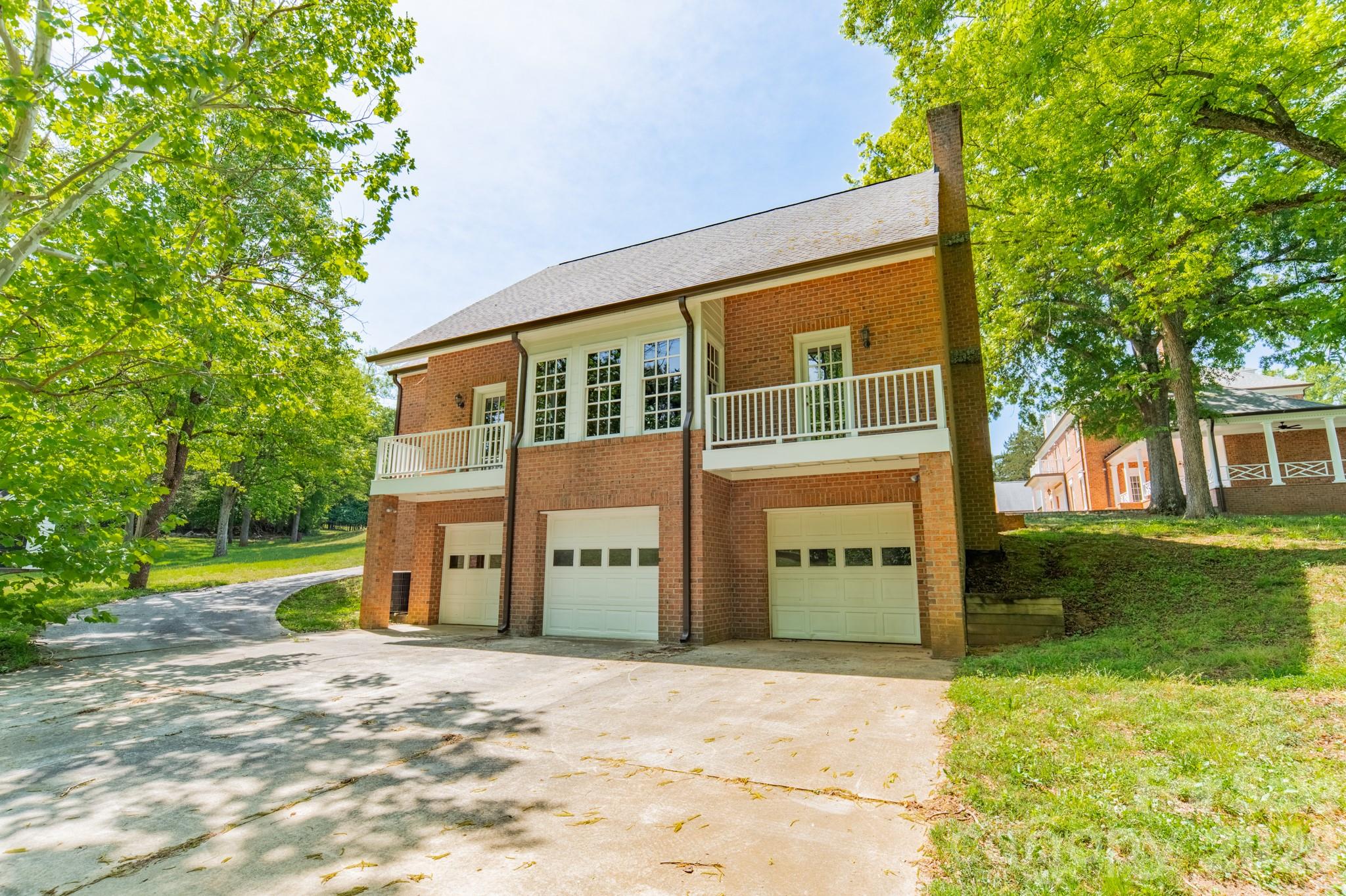 4030 Oak Hollow Lane — Harrisburg
