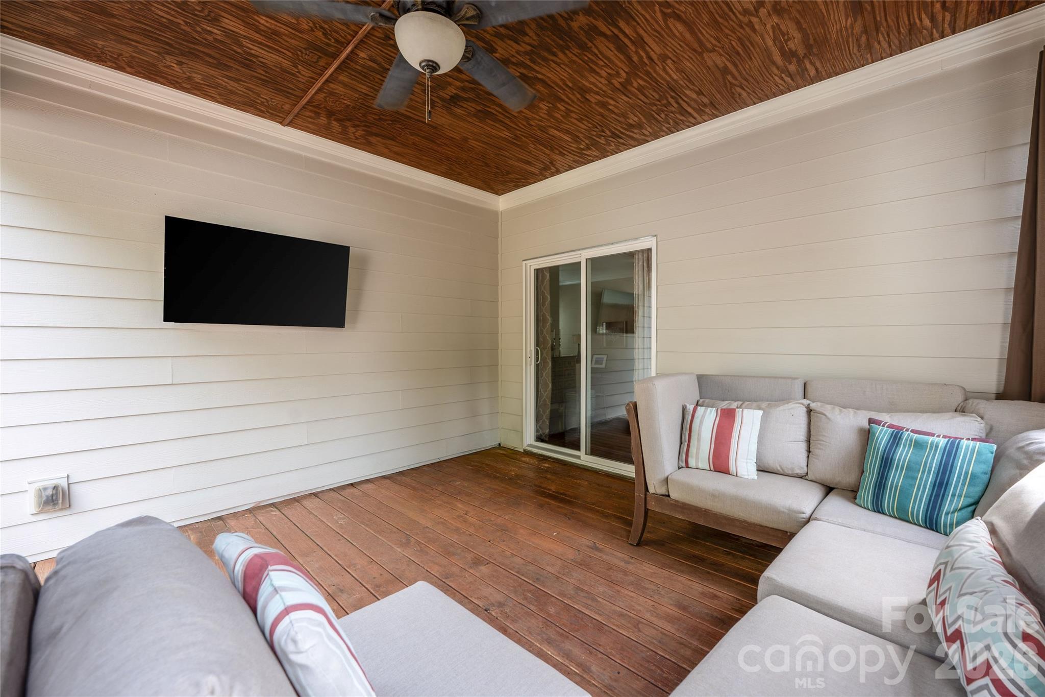 14045 Old Vermillion Drive — Huntersville