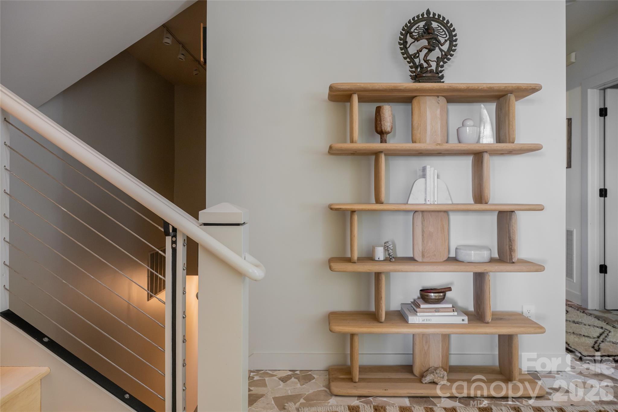 15 Hunters Way — Asheville