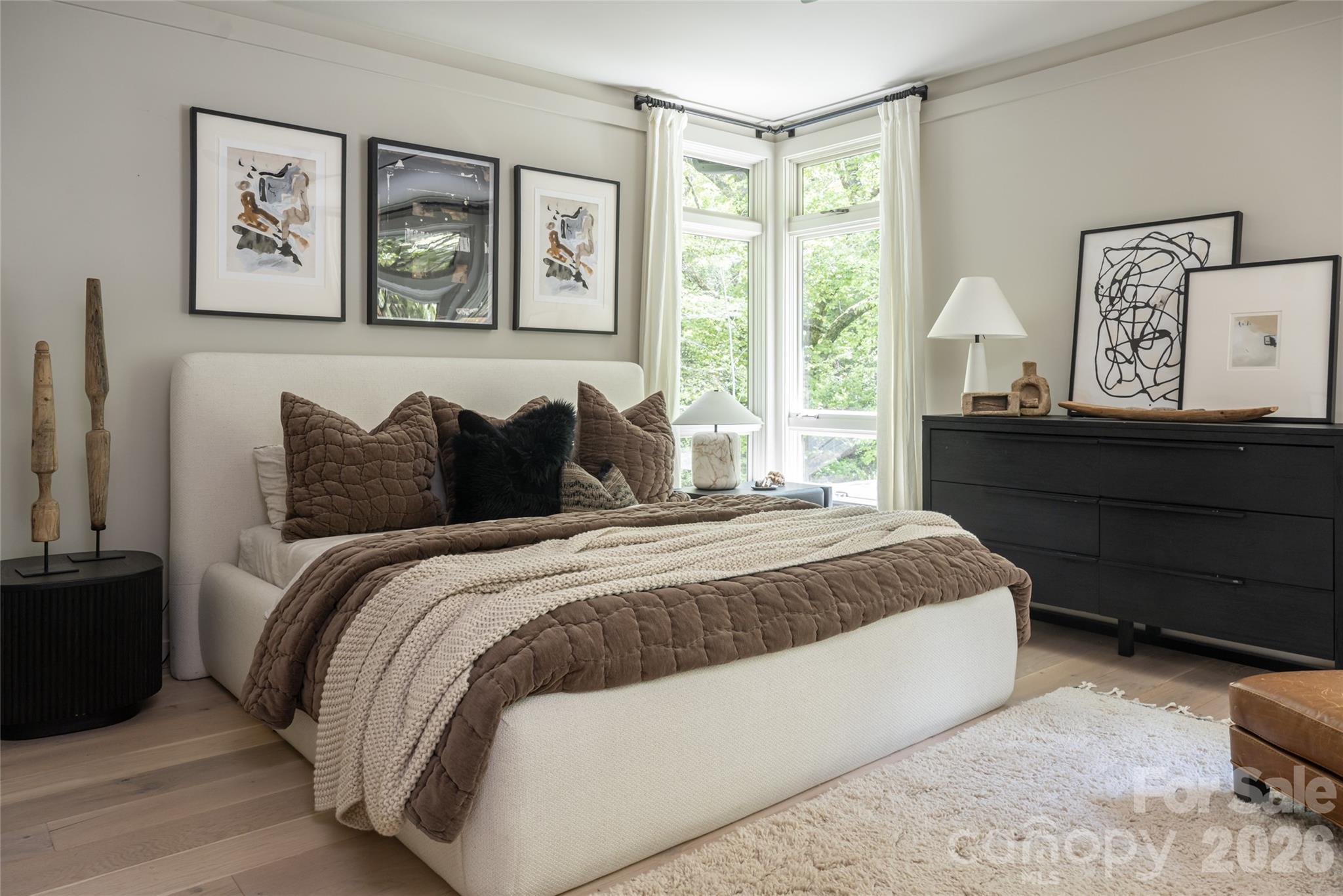 15 Hunters Way — Asheville