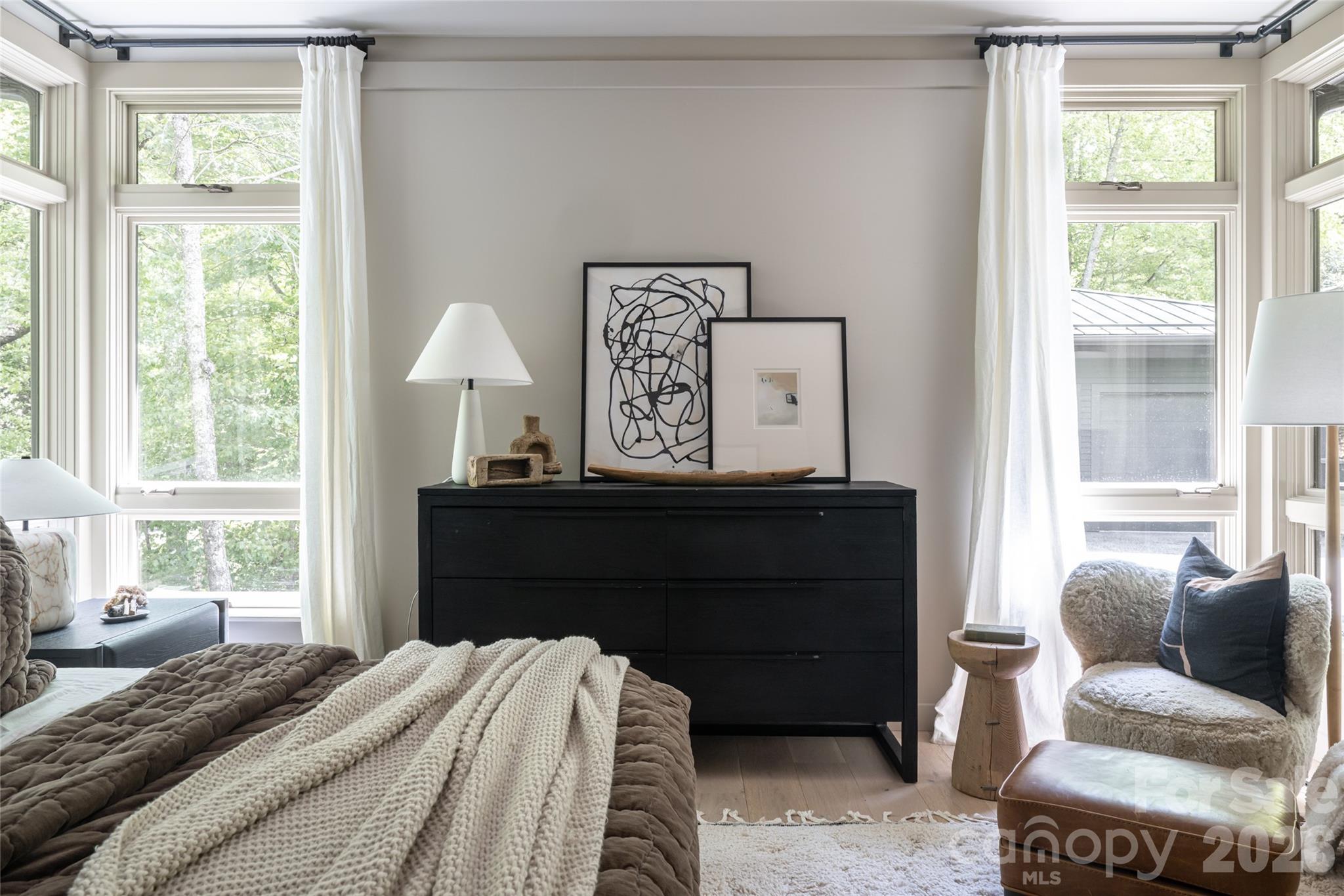 15 Hunters Way — Asheville