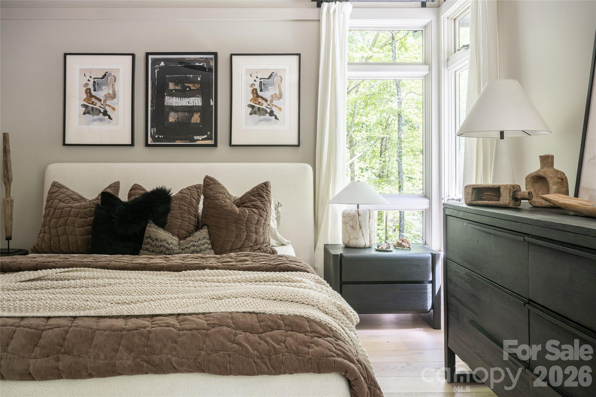 15 Hunters Way — Asheville