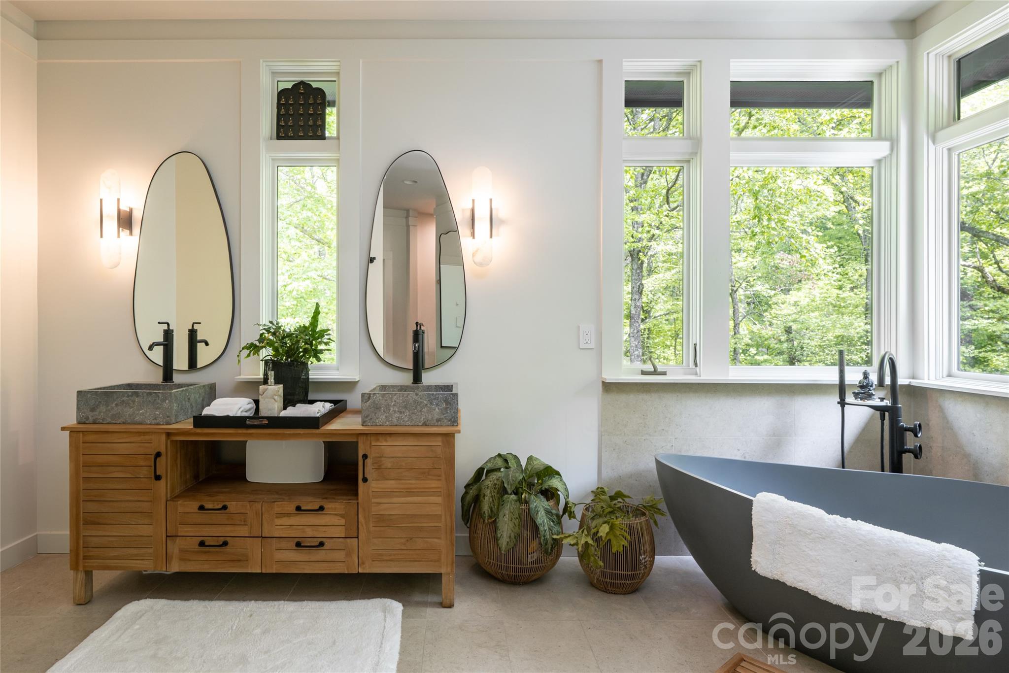 15 Hunters Way — Asheville
