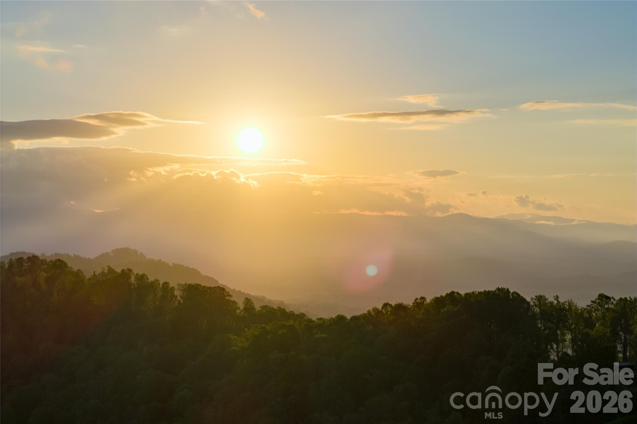 15 Hunters Way — Asheville