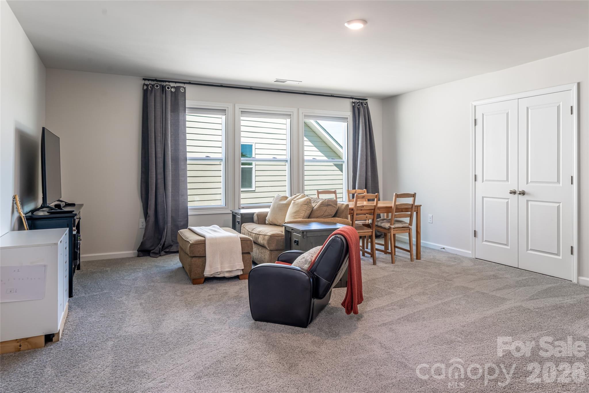 615 Fox Cove Road — Hendersonville