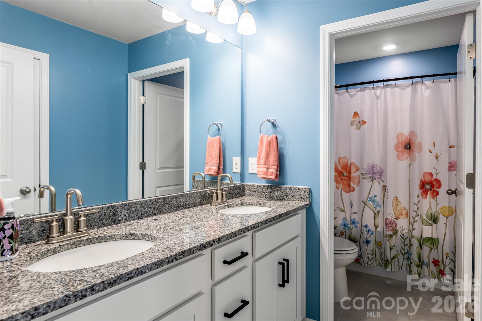 615 Fox Cove Road — Hendersonville