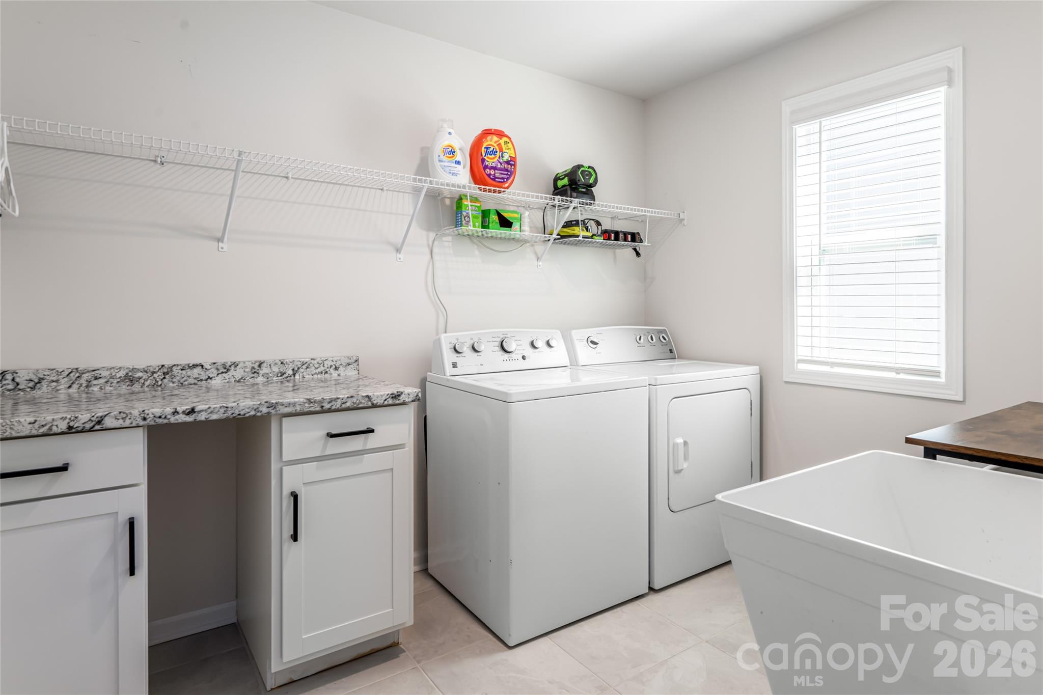 615 Fox Cove Road — Hendersonville
