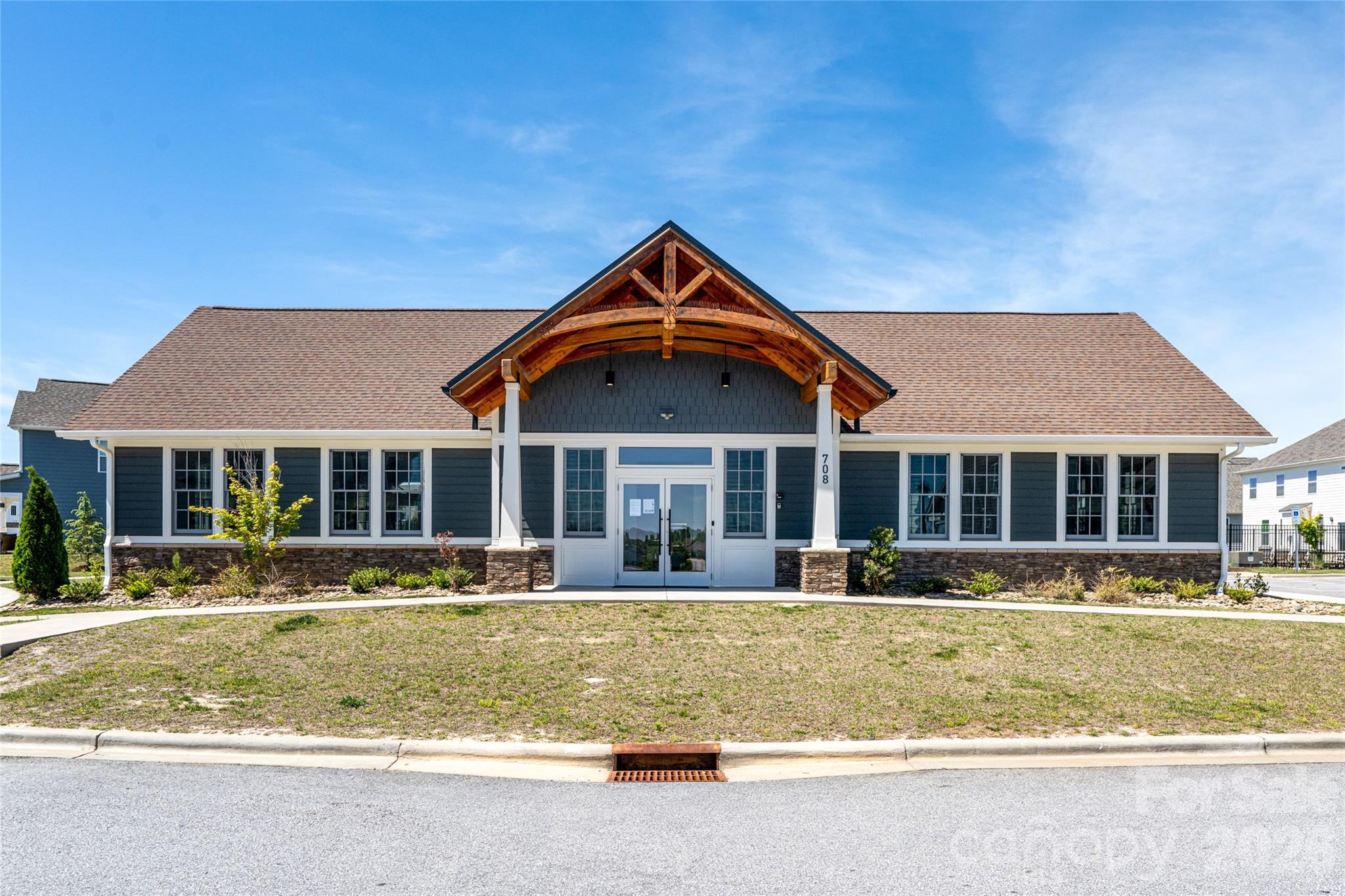 615 Fox Cove Road — Hendersonville