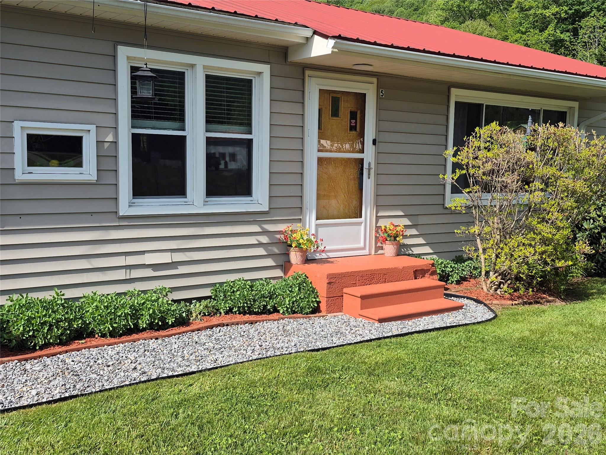5 Gibson Drive — Maggie Valley