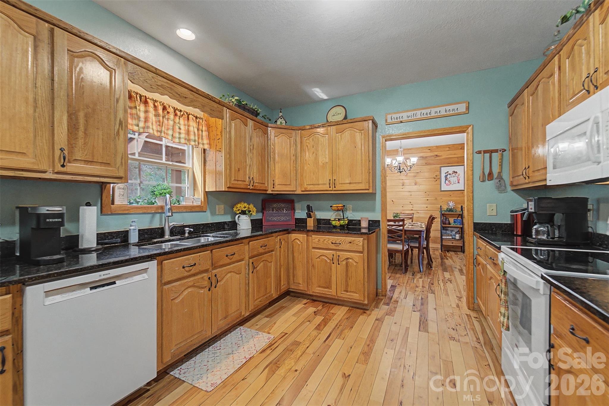1960 Atoah Road — Robbinsville