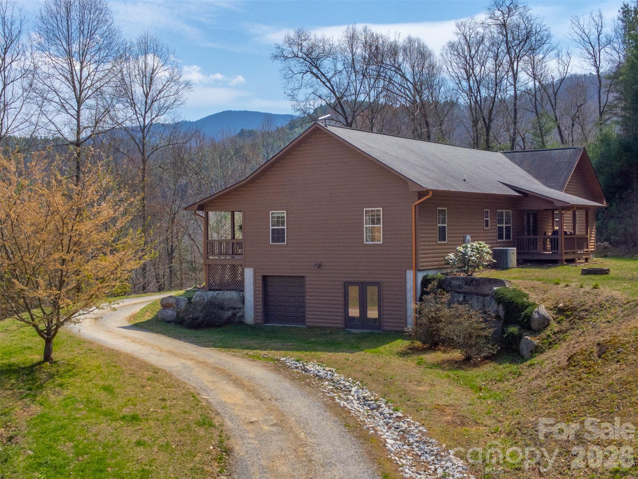 1960 Atoah Road — Robbinsville