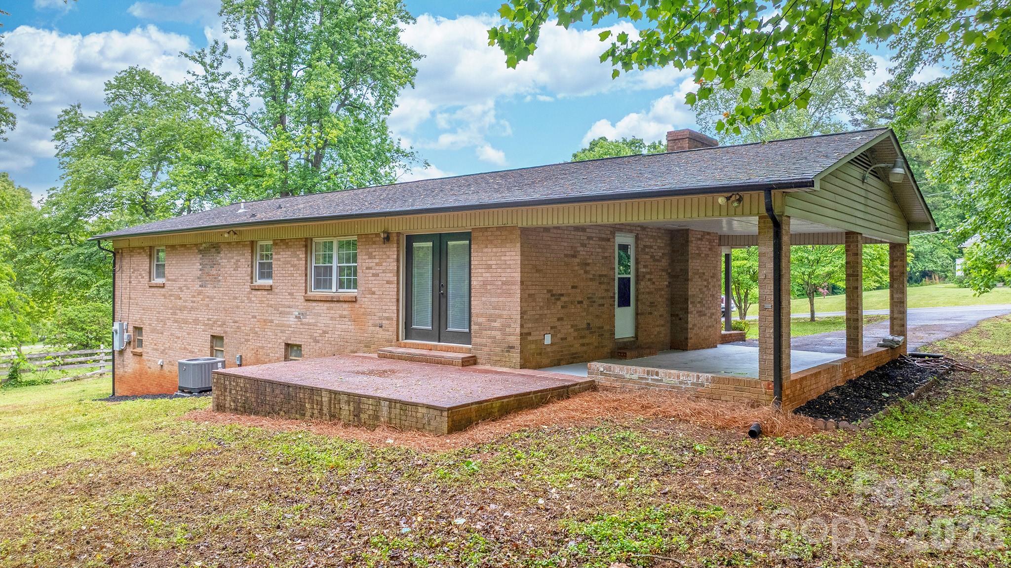 1871 Crestview Drive — Newton