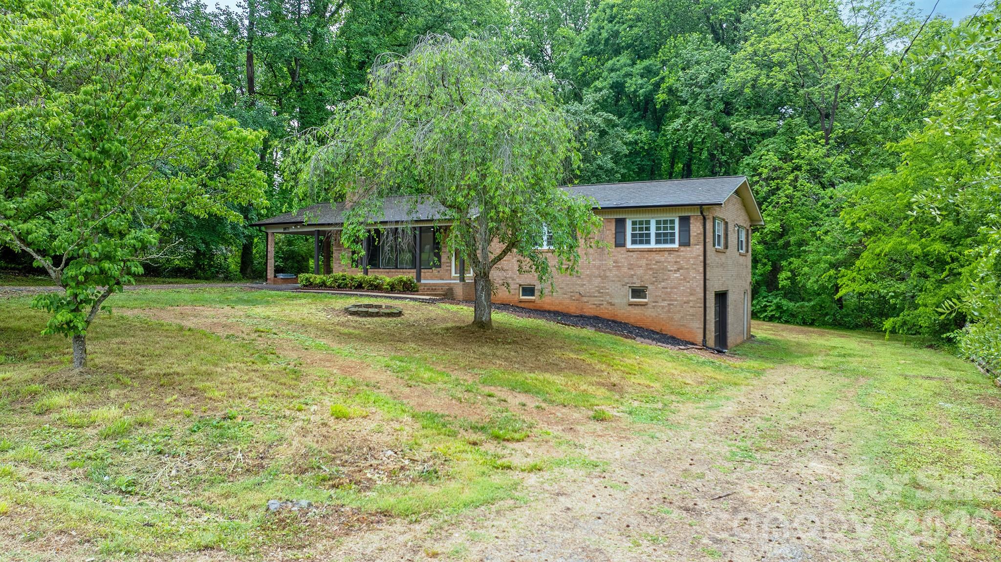 1871 Crestview Drive — Newton