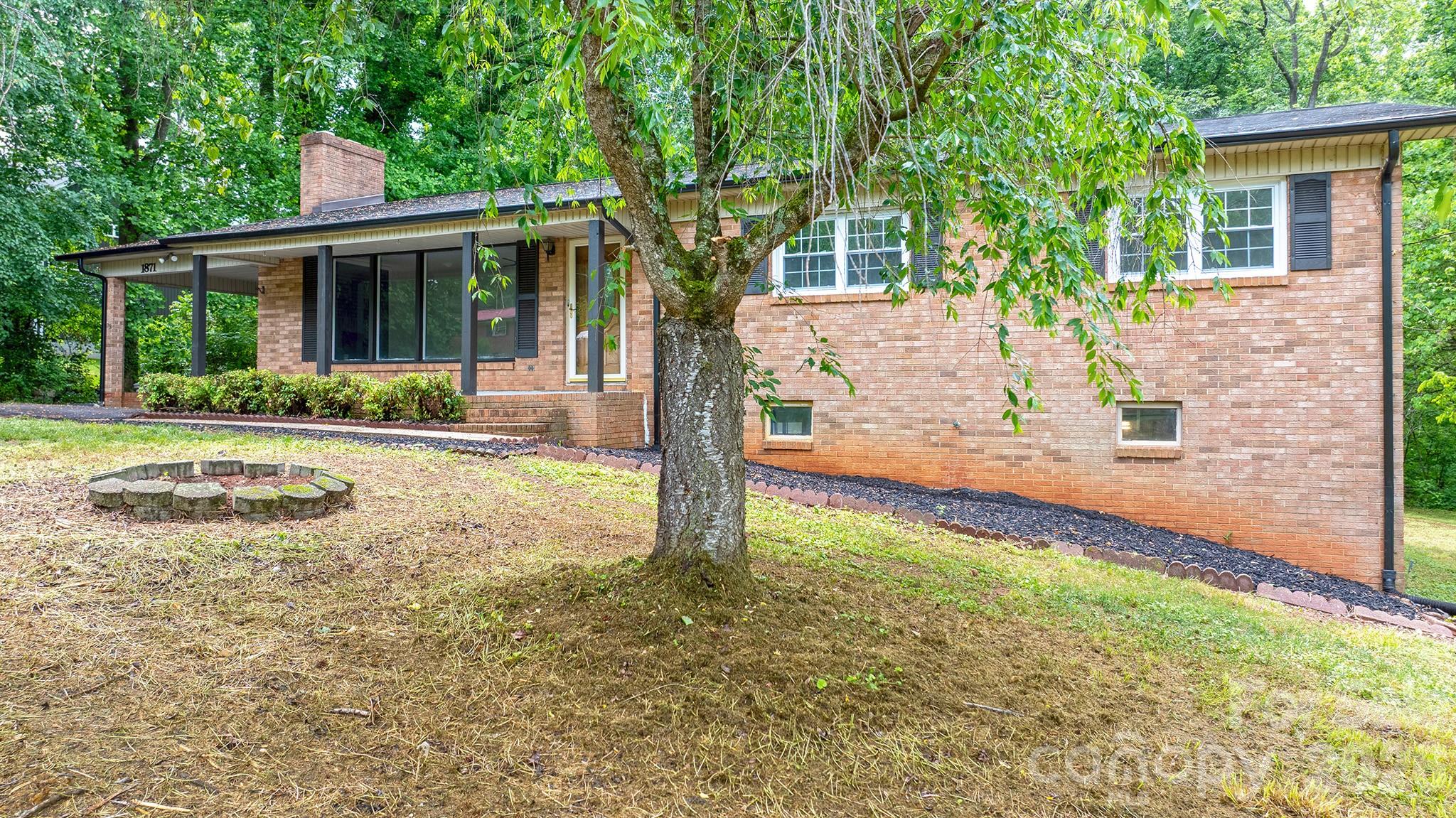 1871 Crestview Drive — Newton