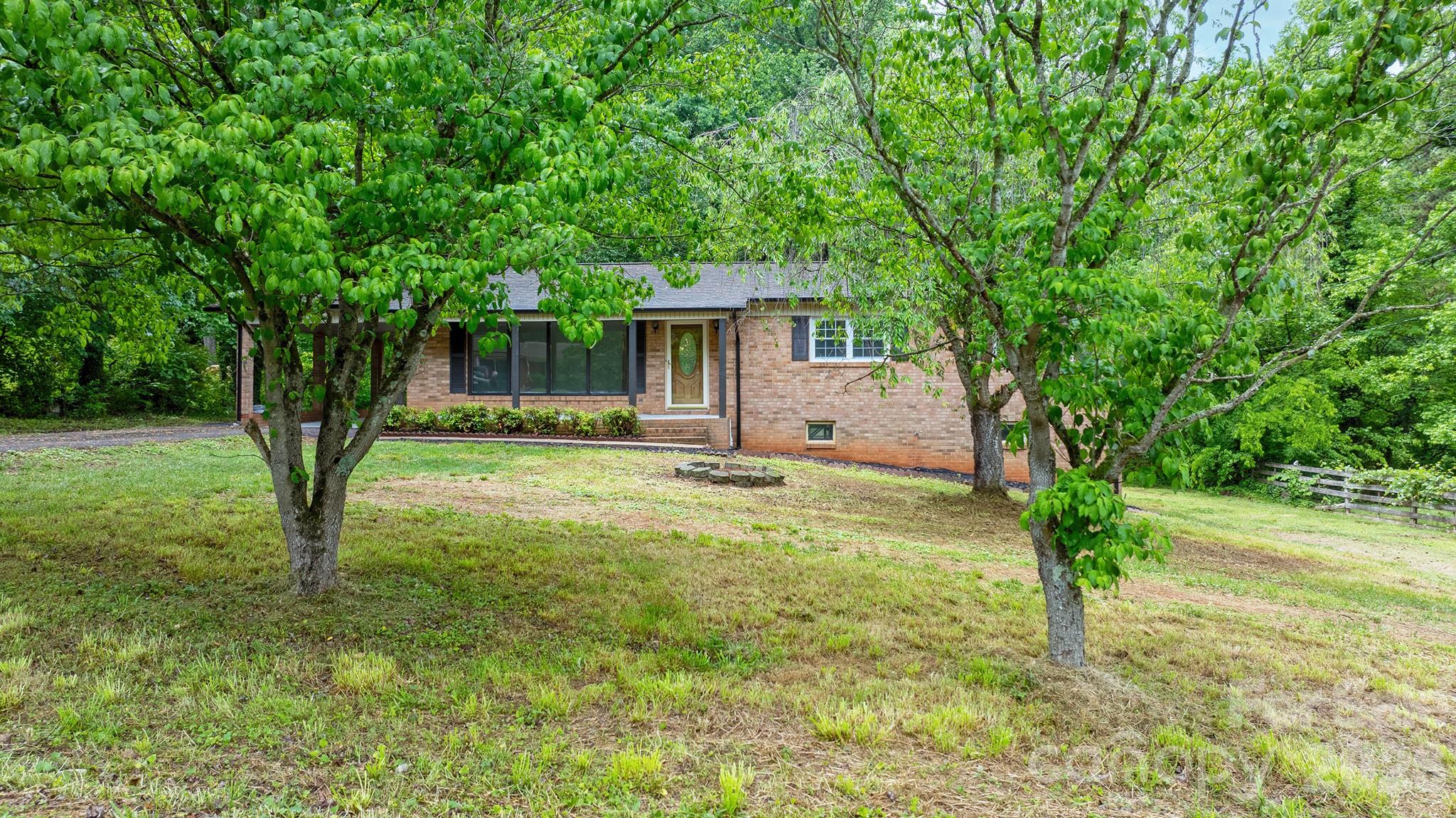 1871 Crestview Drive — Newton