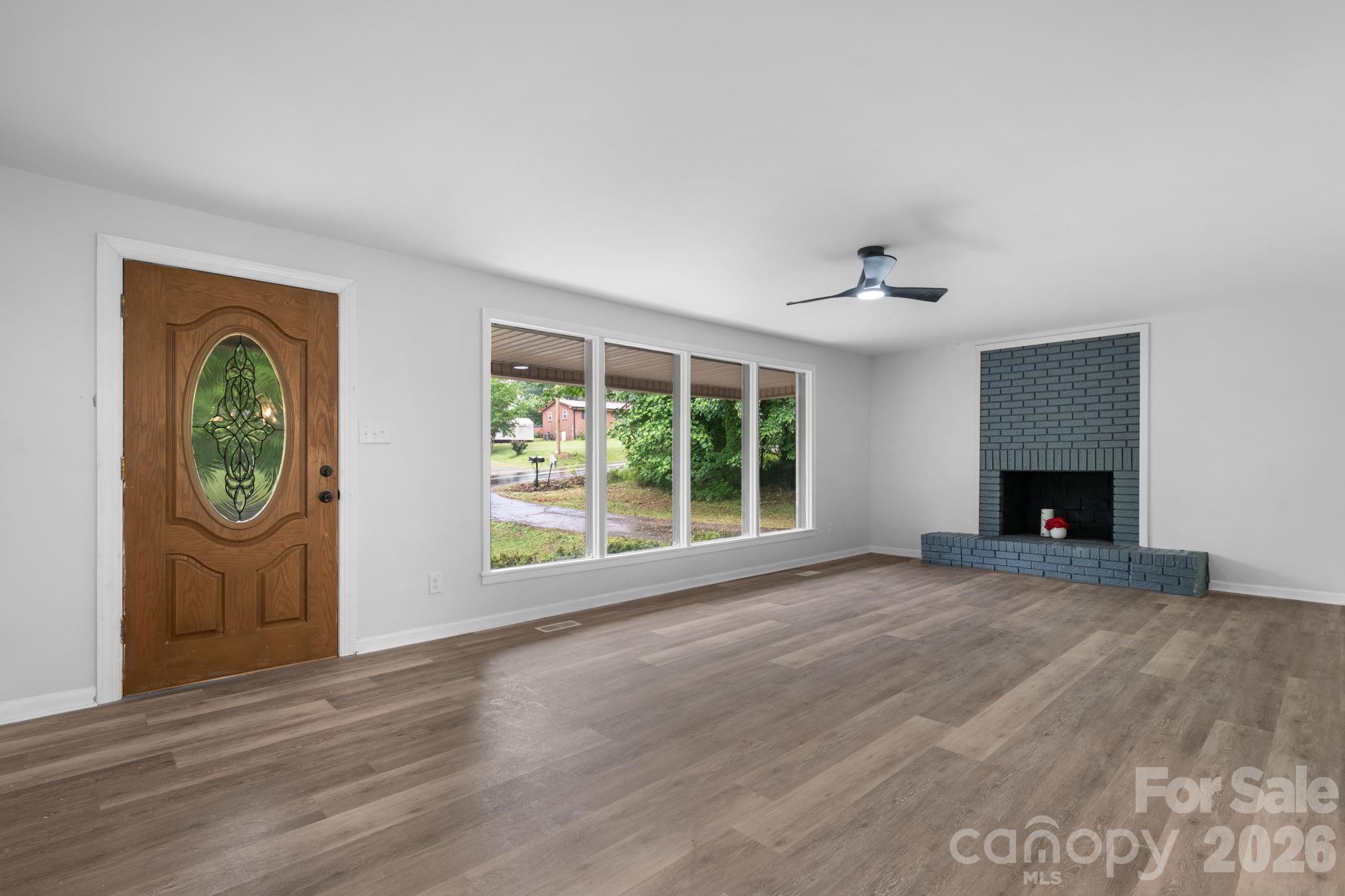 1871 Crestview Drive — Newton