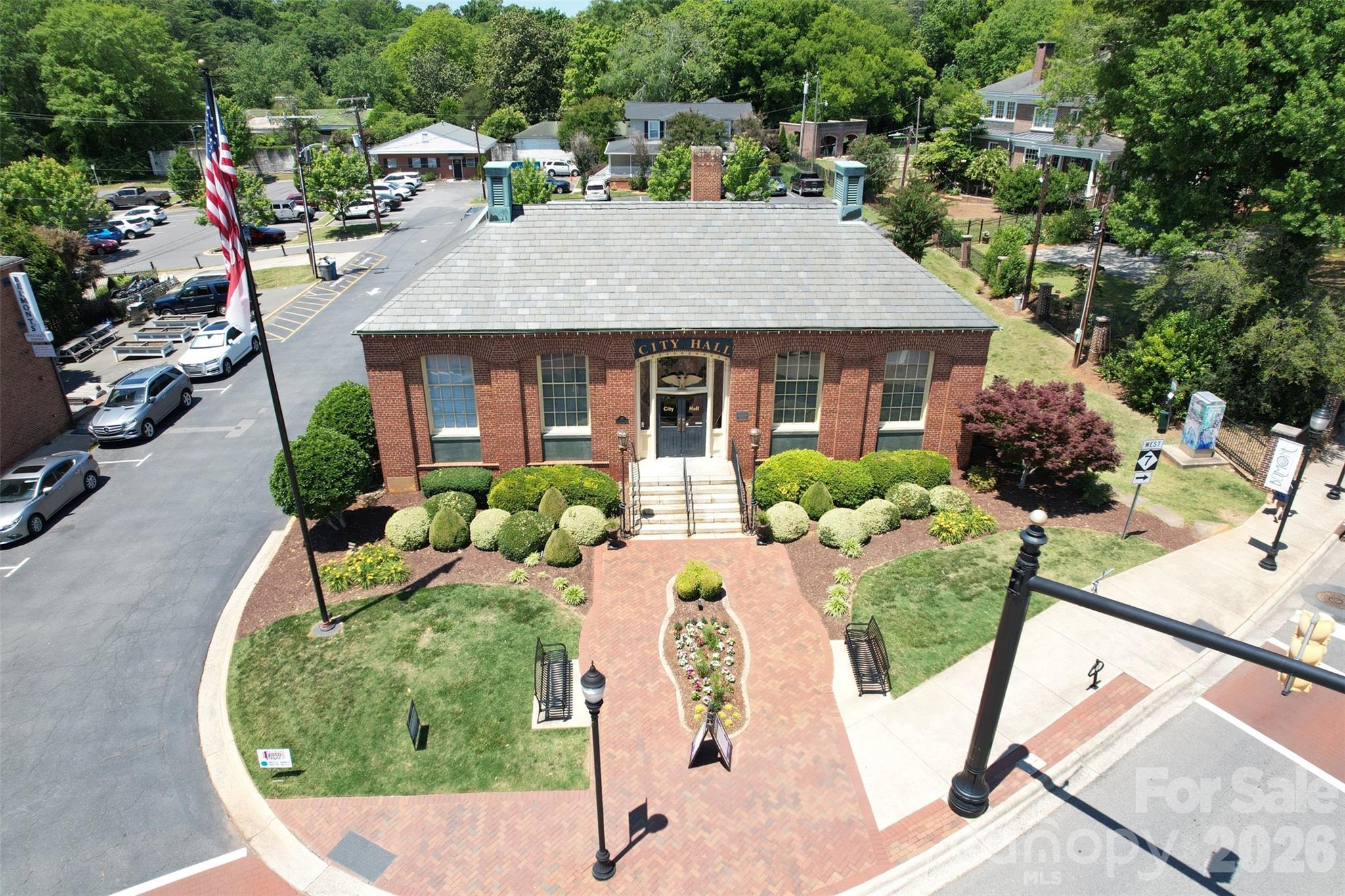 647 R L Stowe Road — Belmont