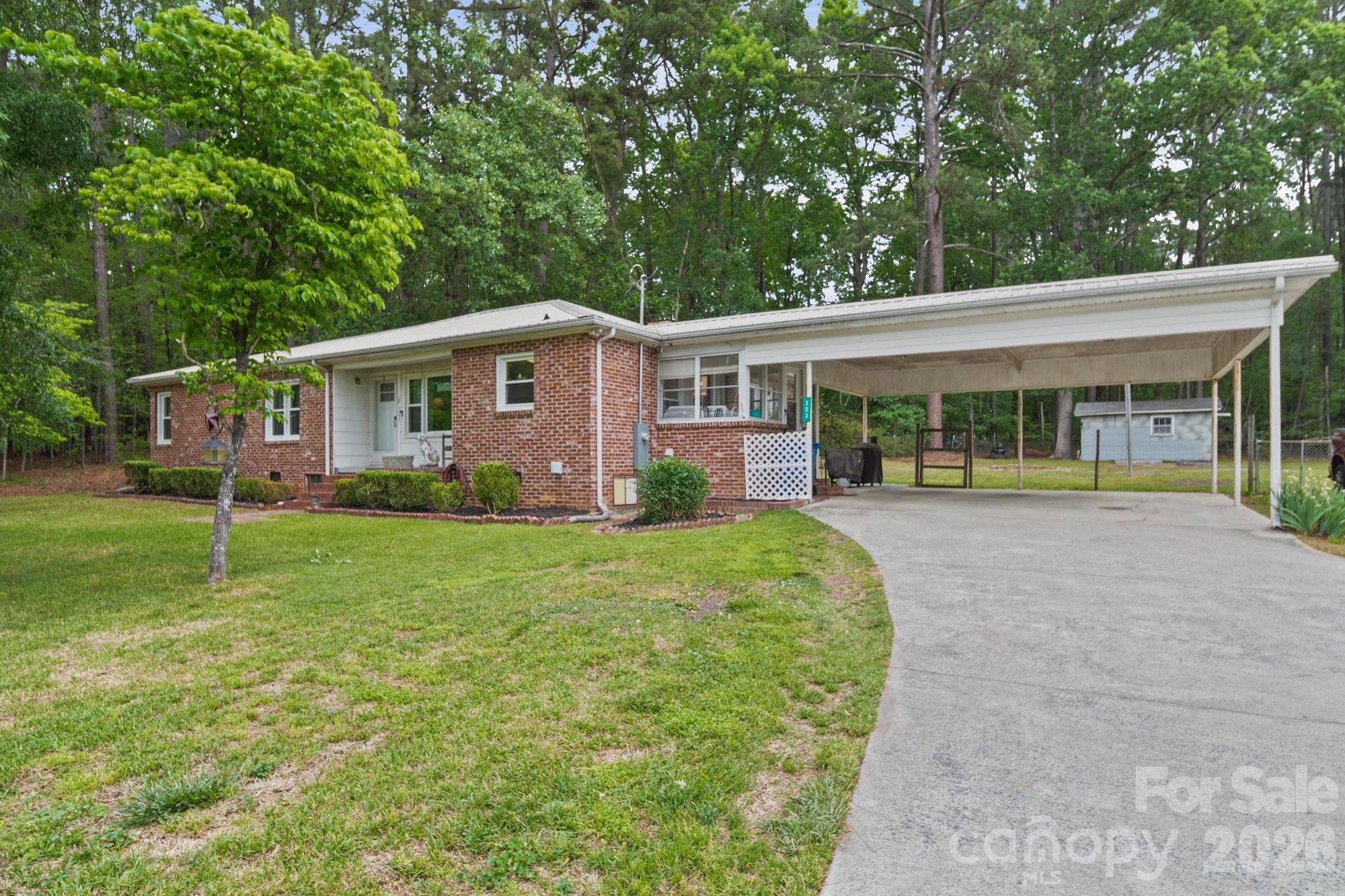 303 E Allenton Street — Mount Gilead