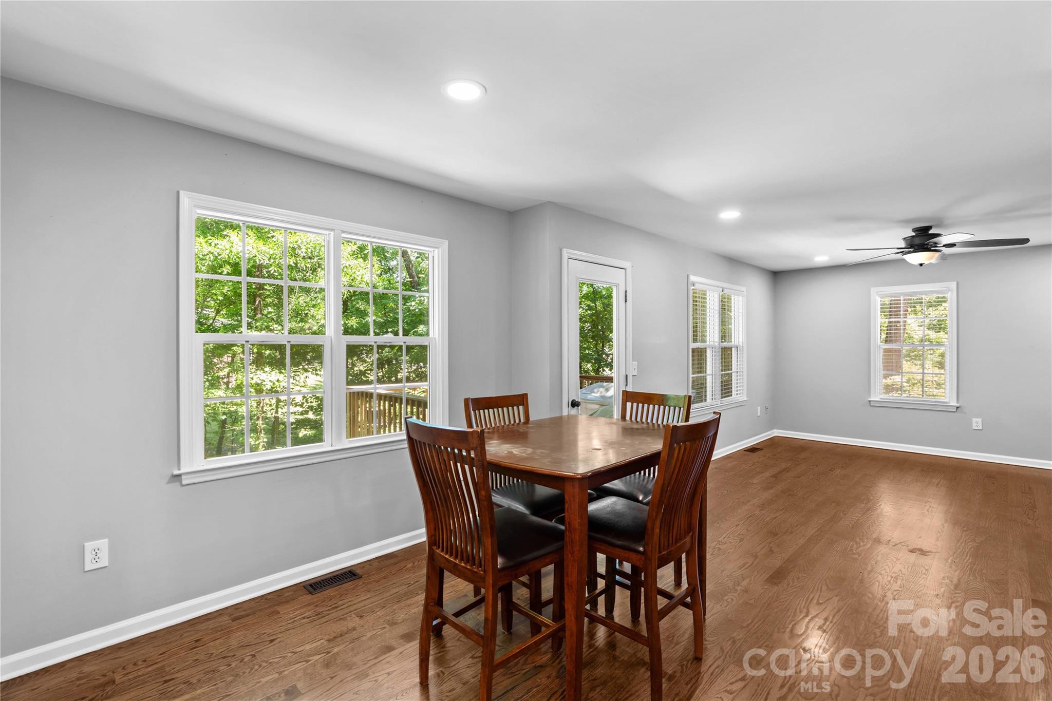 1904 Lorelei Court — Mount Pleasant