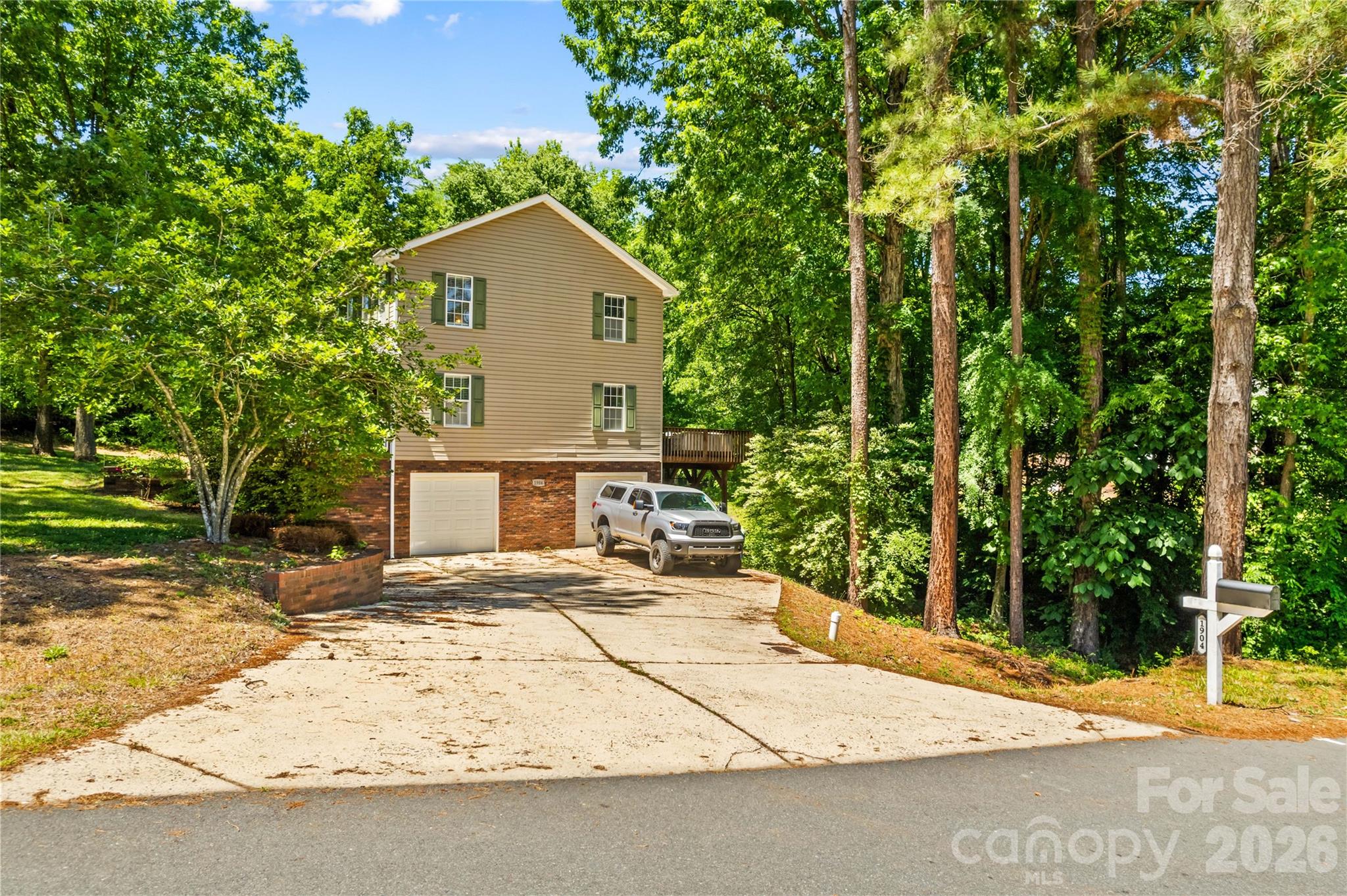 1904 Lorelei Court — Mount Pleasant