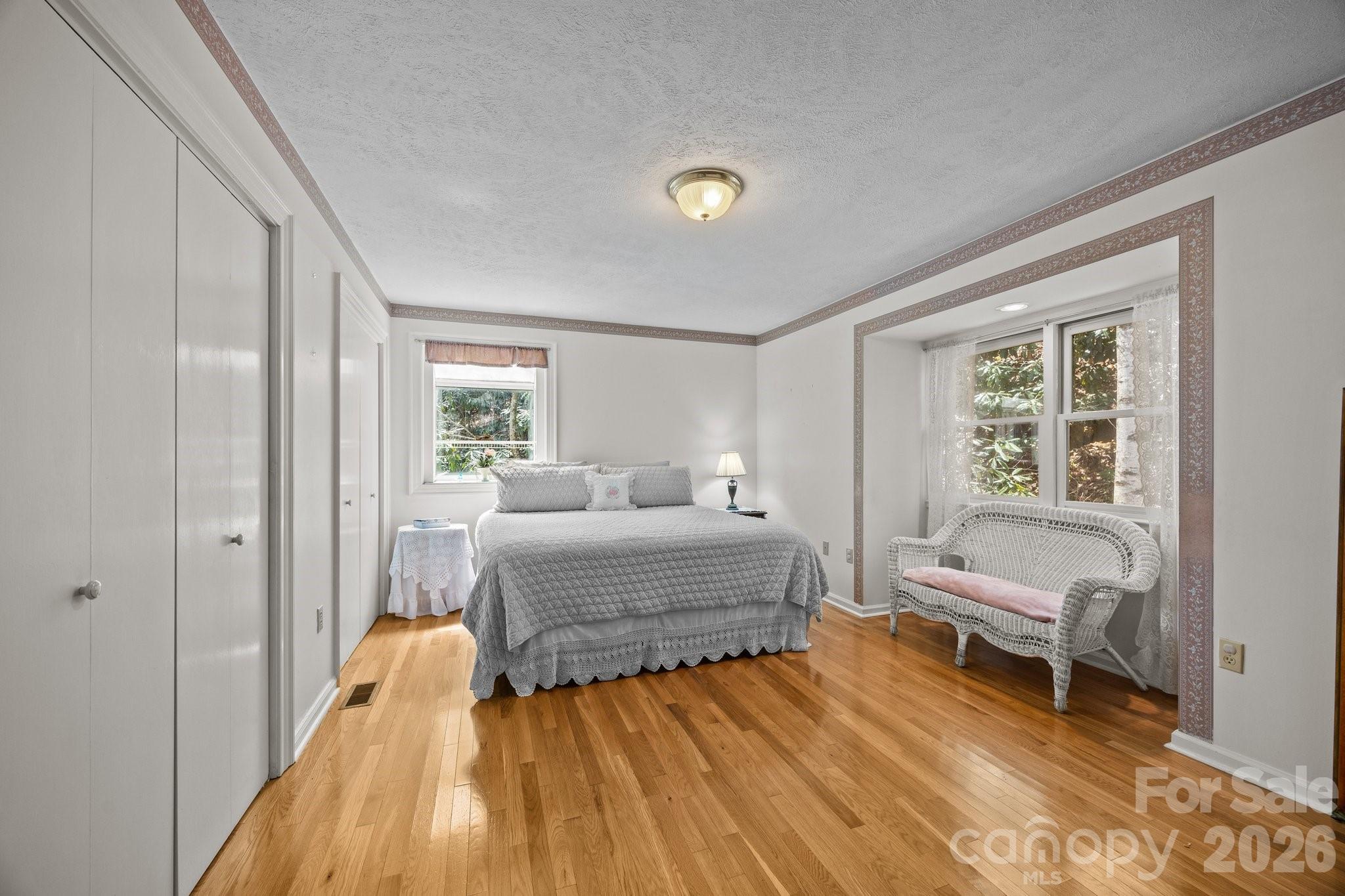 63 Chestnut Forest Road — Fairview