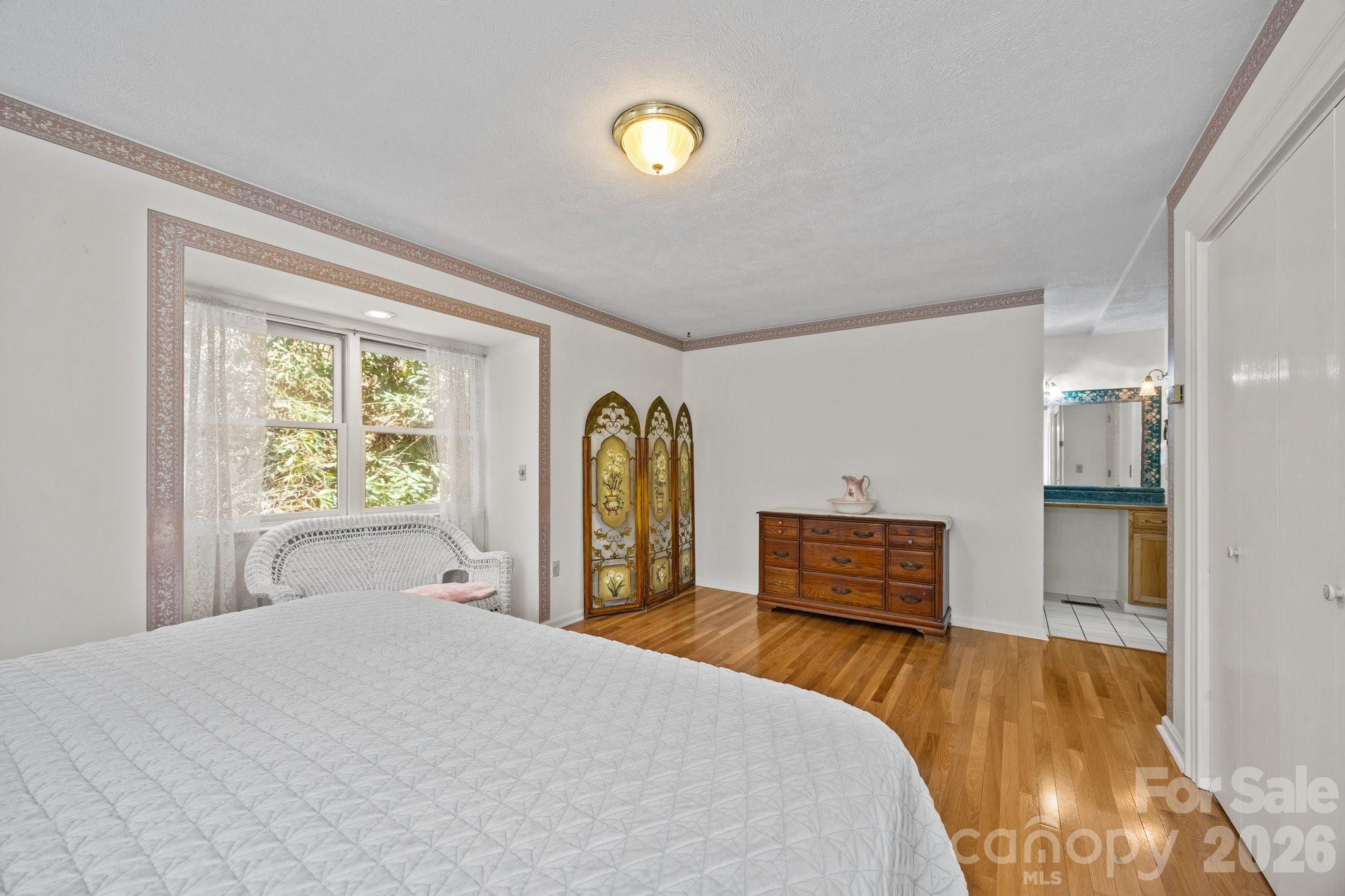 63 Chestnut Forest Road — Fairview