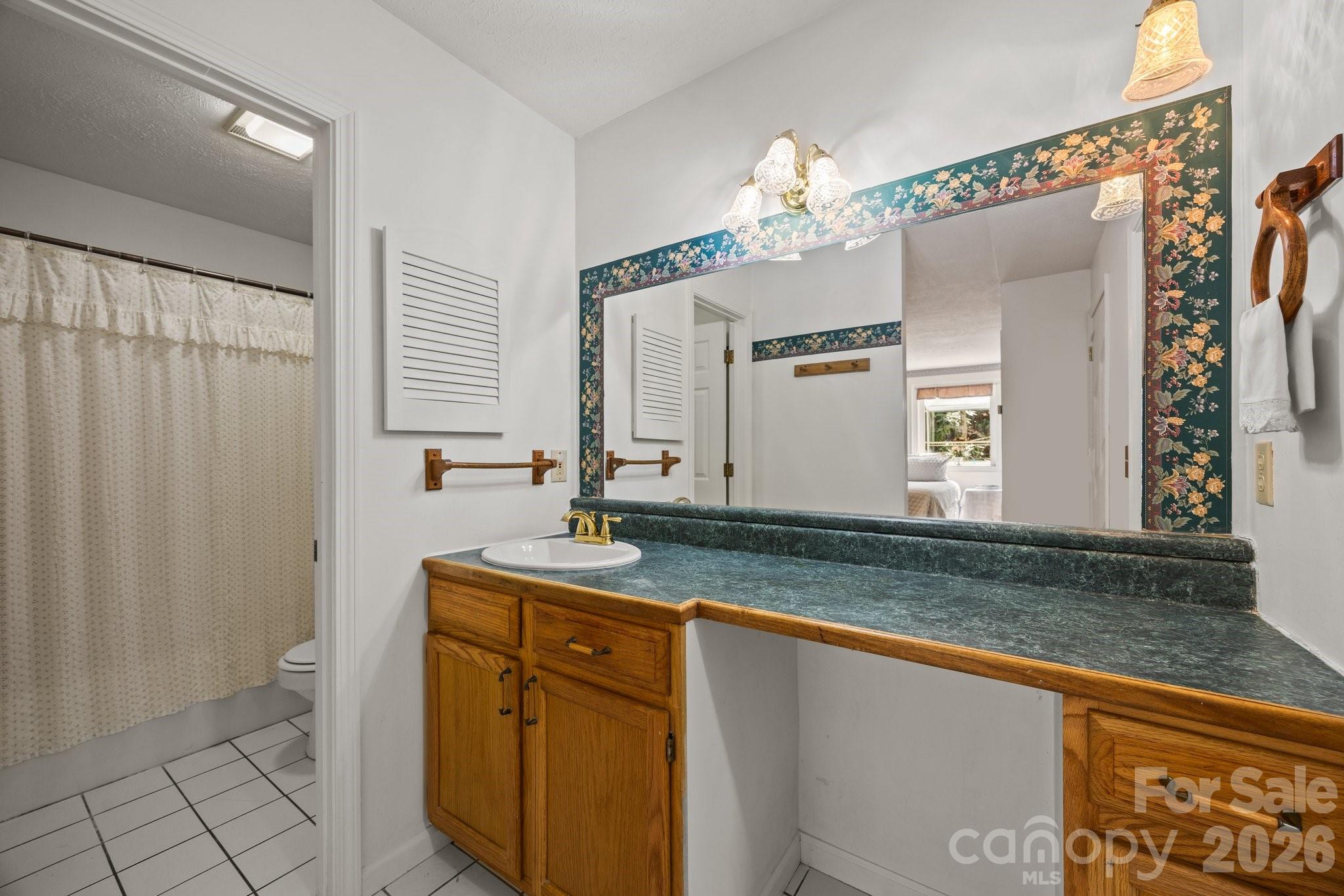 63 Chestnut Forest Road — Fairview