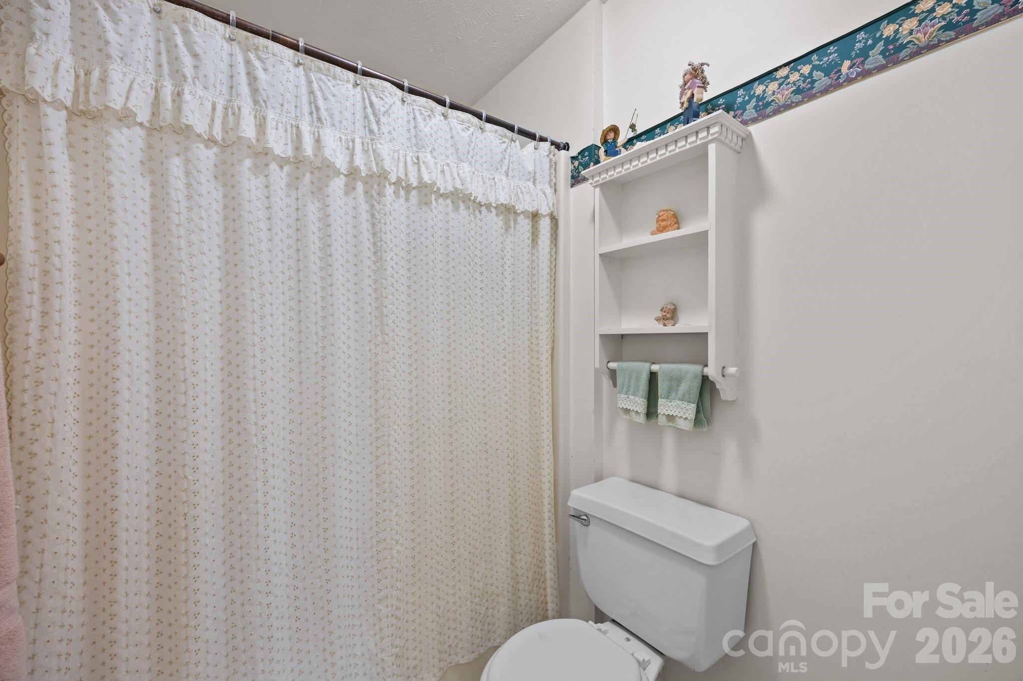 63 Chestnut Forest Road — Fairview