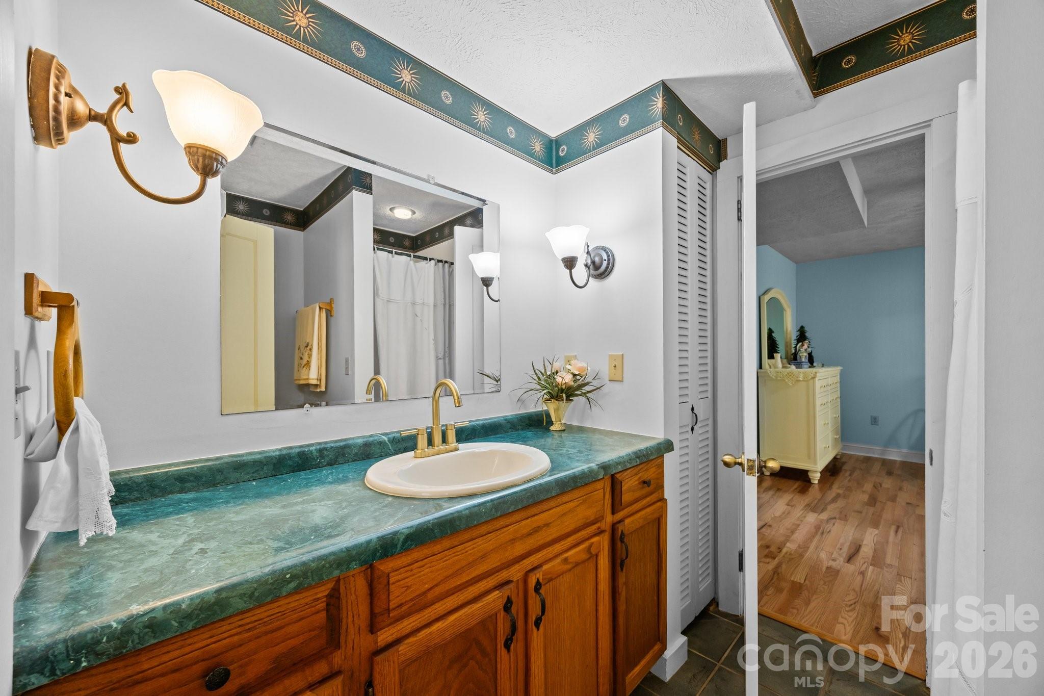 63 Chestnut Forest Road — Fairview