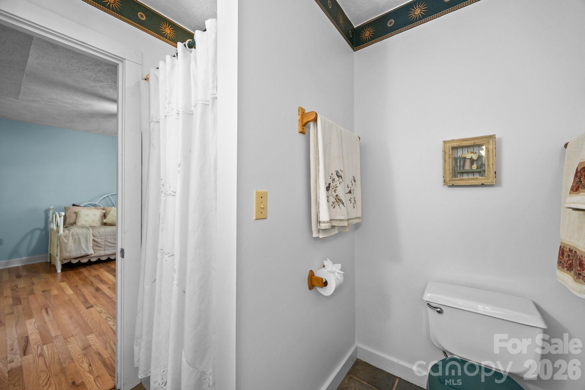 63 Chestnut Forest Road — Fairview