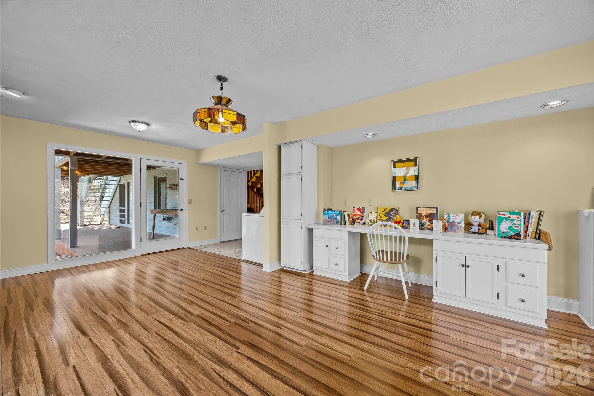 63 Chestnut Forest Road — Fairview