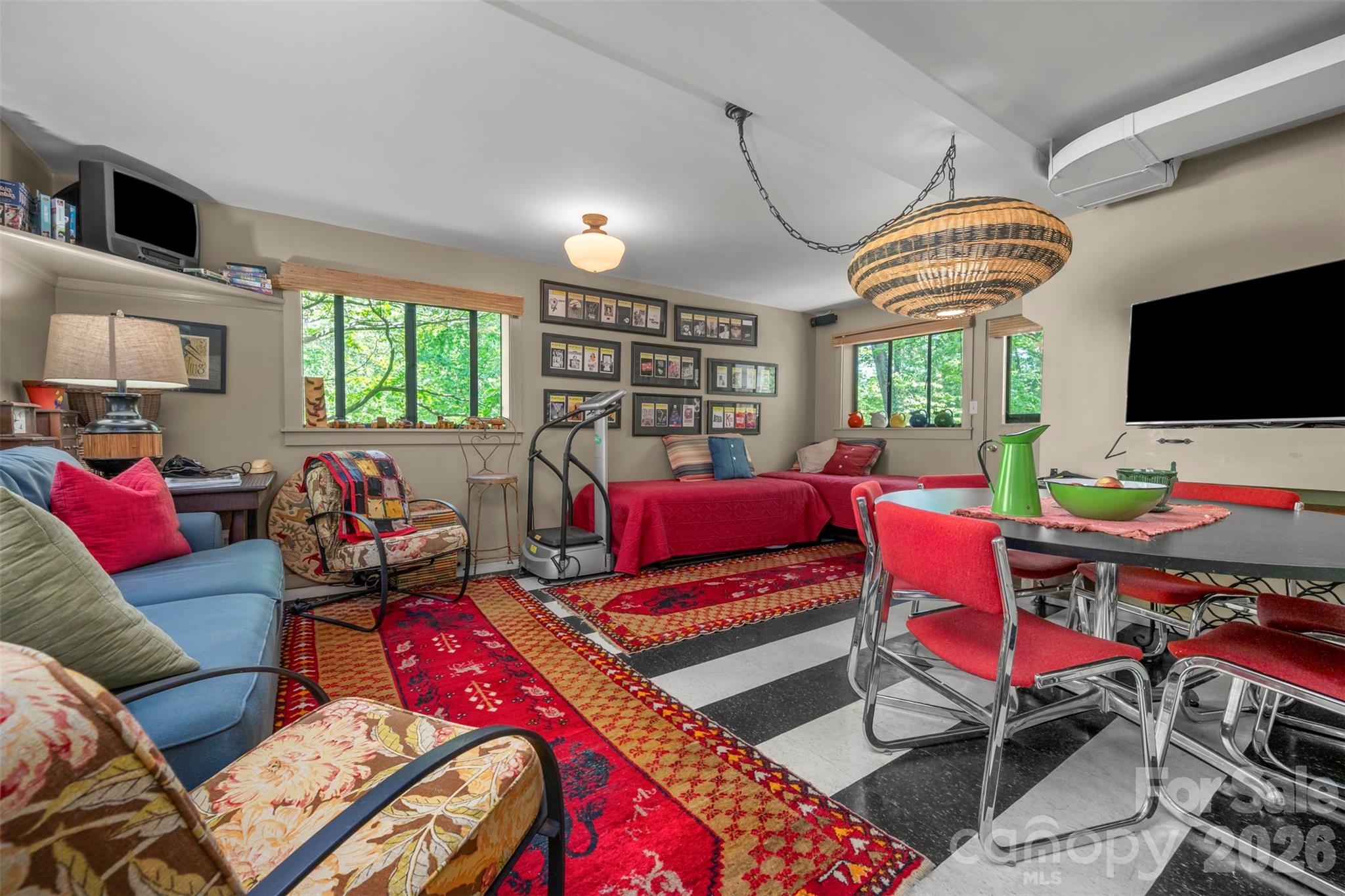 484 Sourwood Ridge Road — Tryon