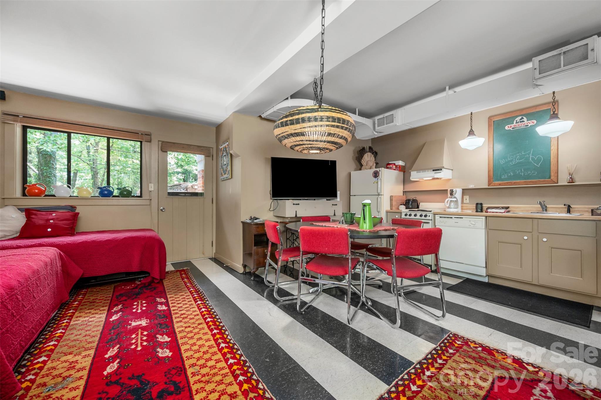 484 Sourwood Ridge Road — Tryon