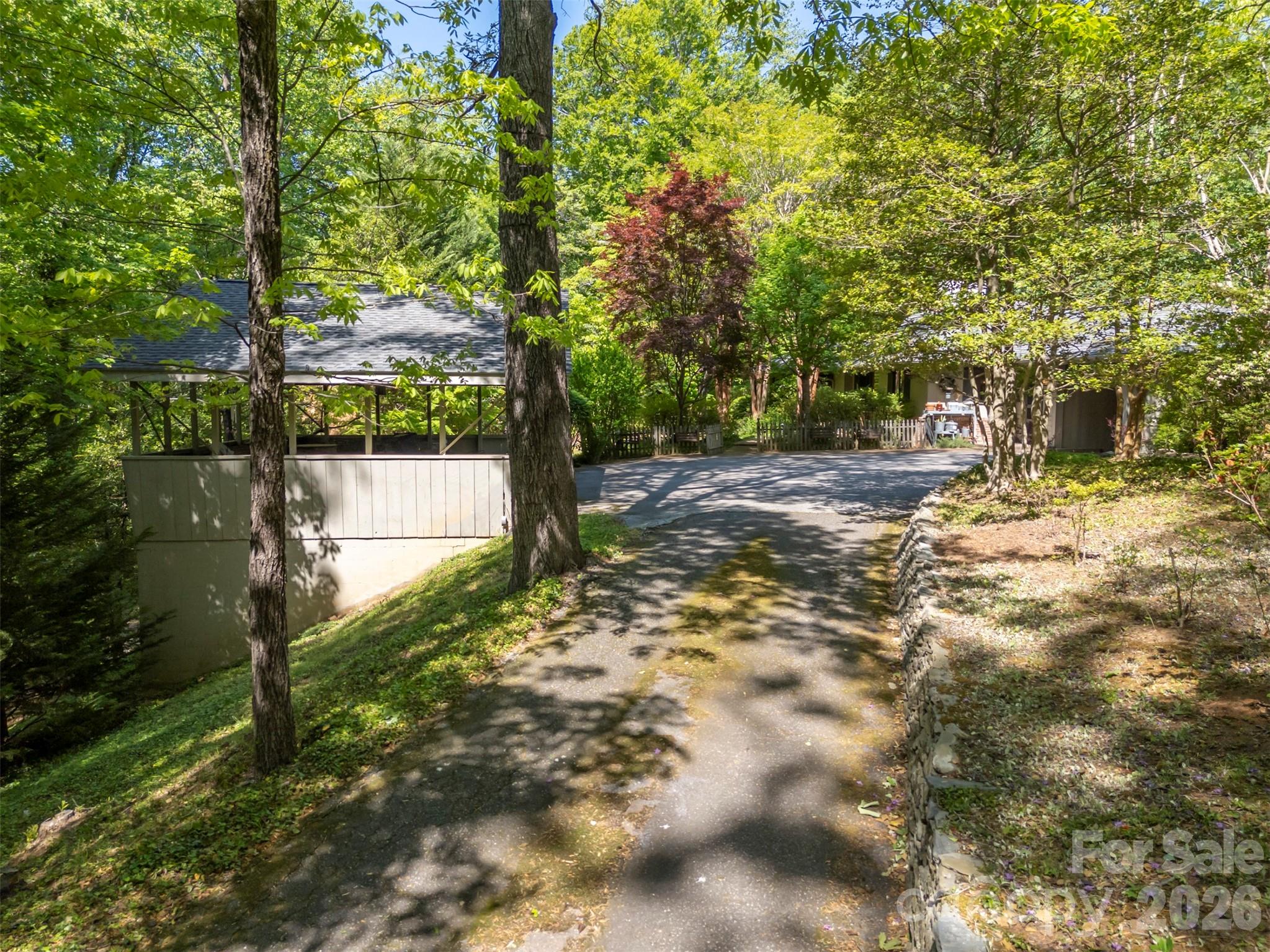 484 Sourwood Ridge Road — Tryon