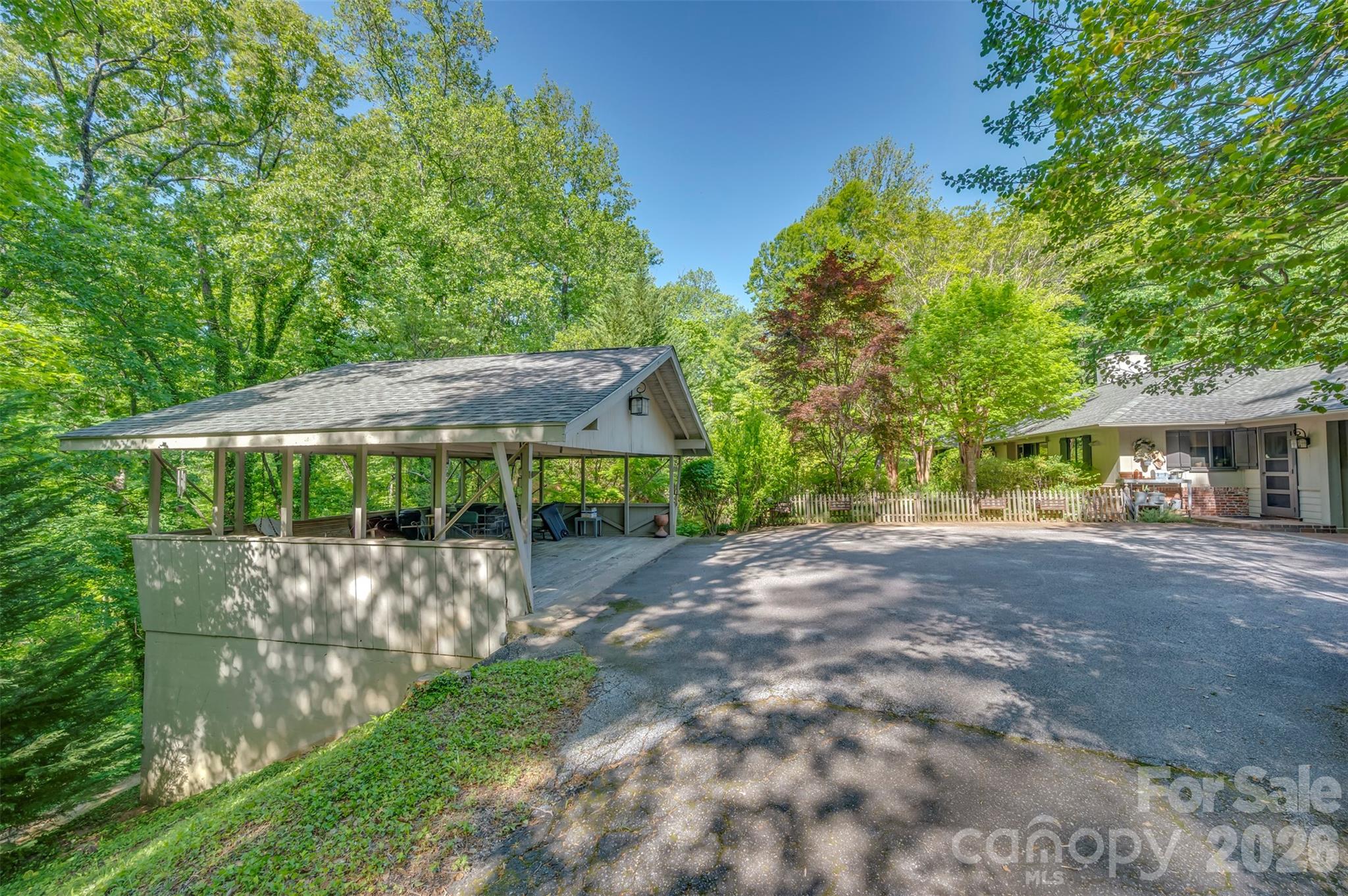 484 Sourwood Ridge Road — Tryon
