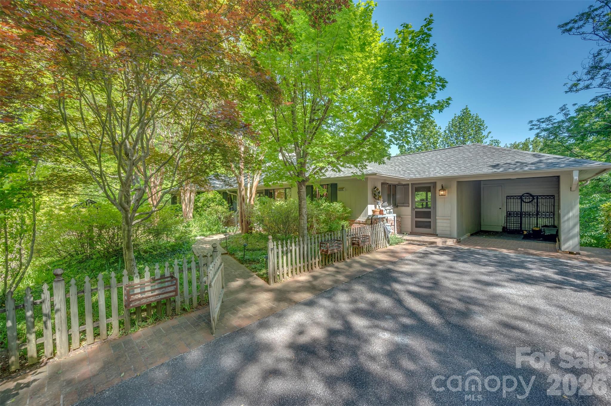 484 Sourwood Ridge Road — Tryon