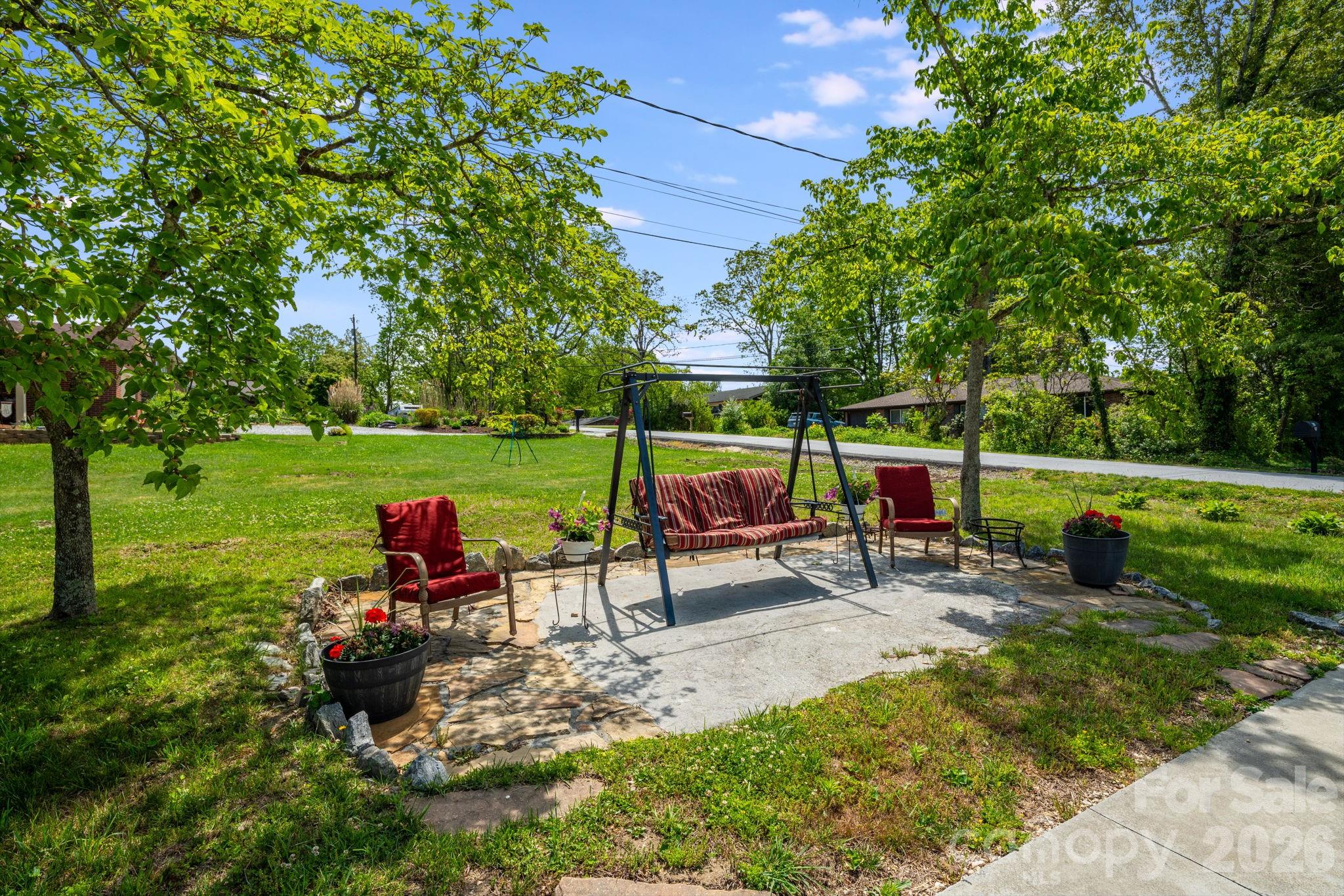 458 Beach Drive — Hendersonville