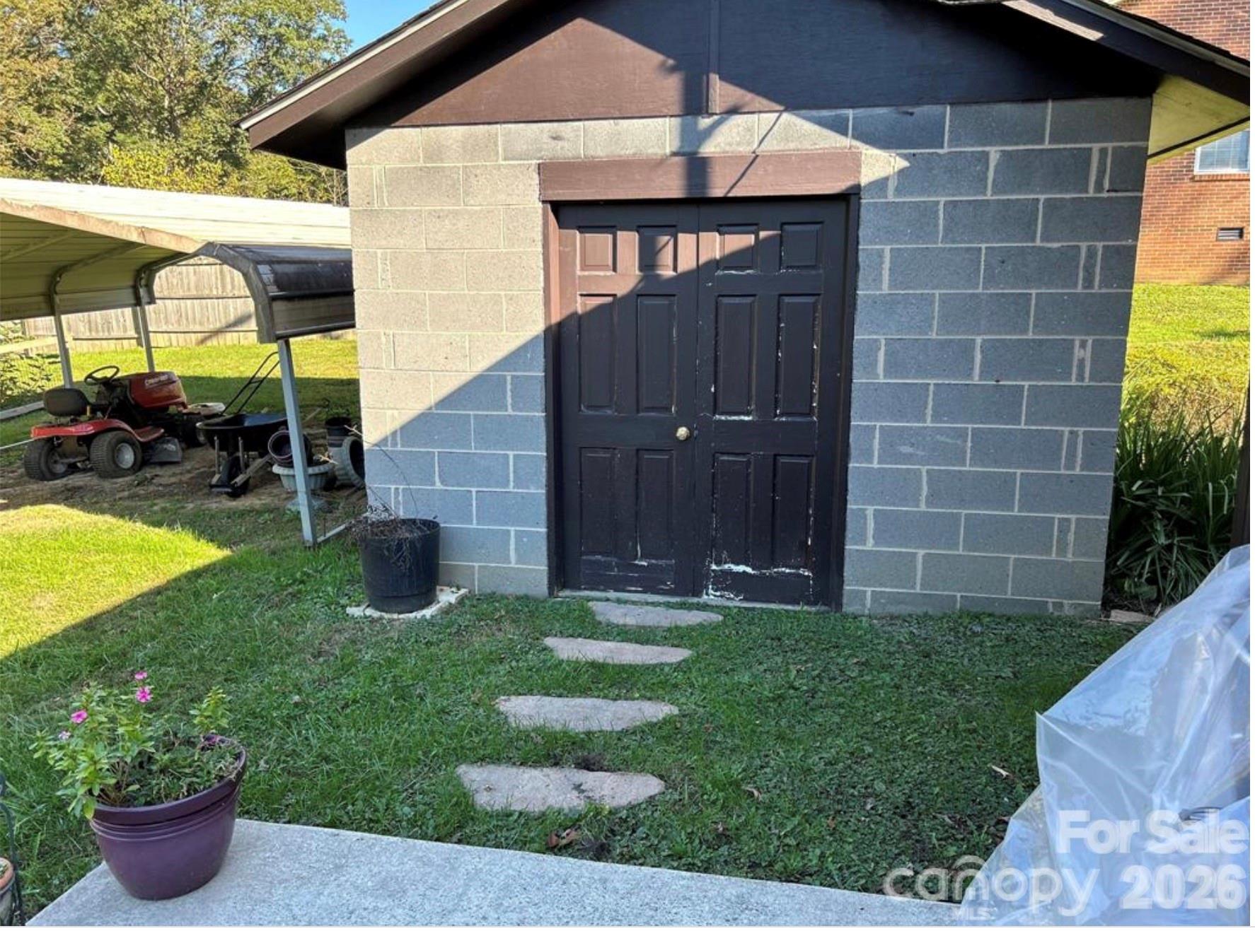 458 Beach Drive — Hendersonville