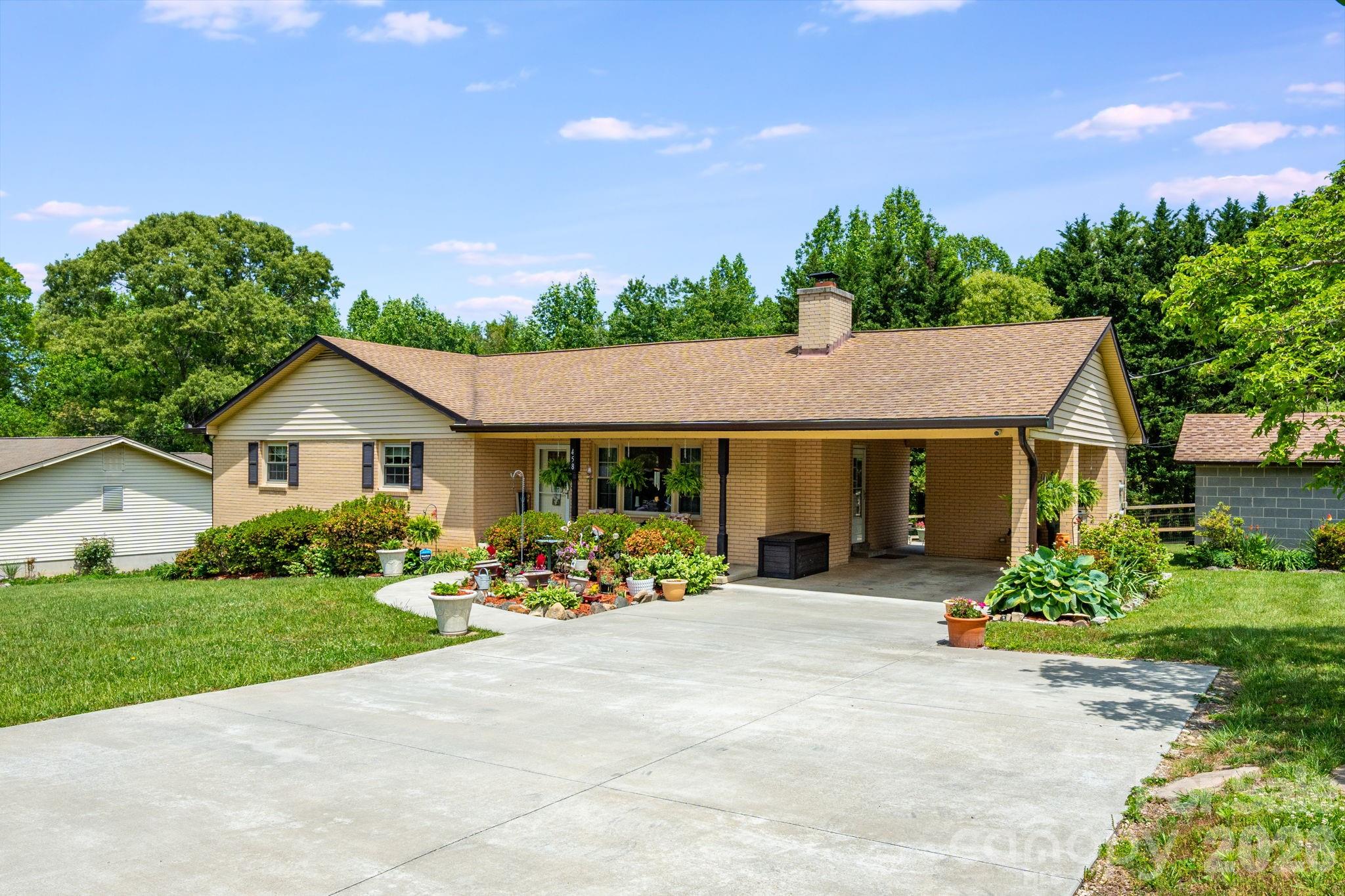 458 Beach Drive — Hendersonville