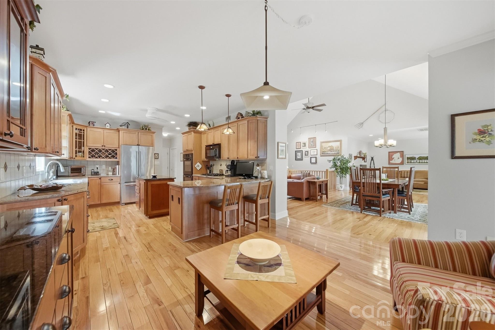 65 King Arthurs Court — Hickory