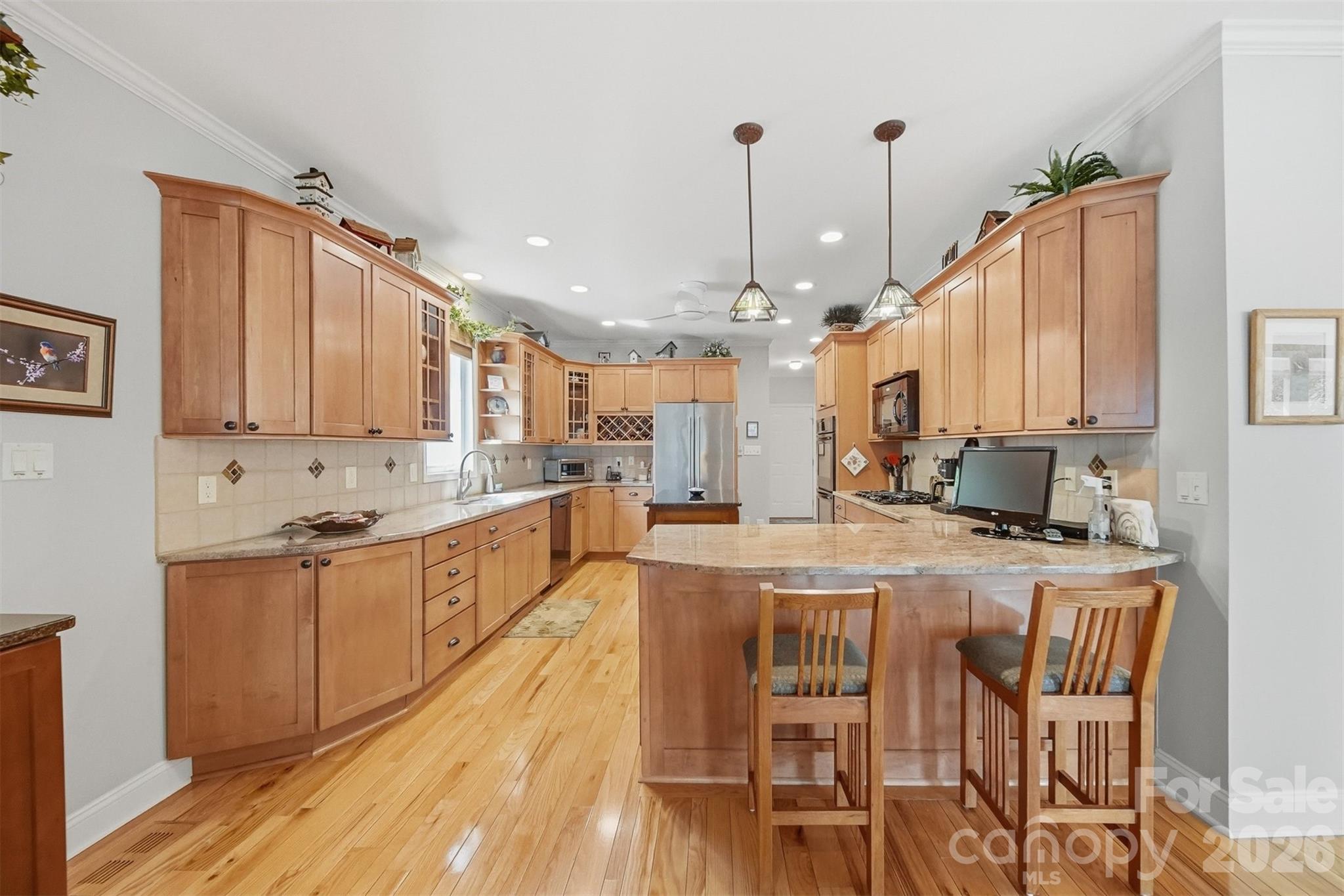 65 King Arthurs Court — Hickory