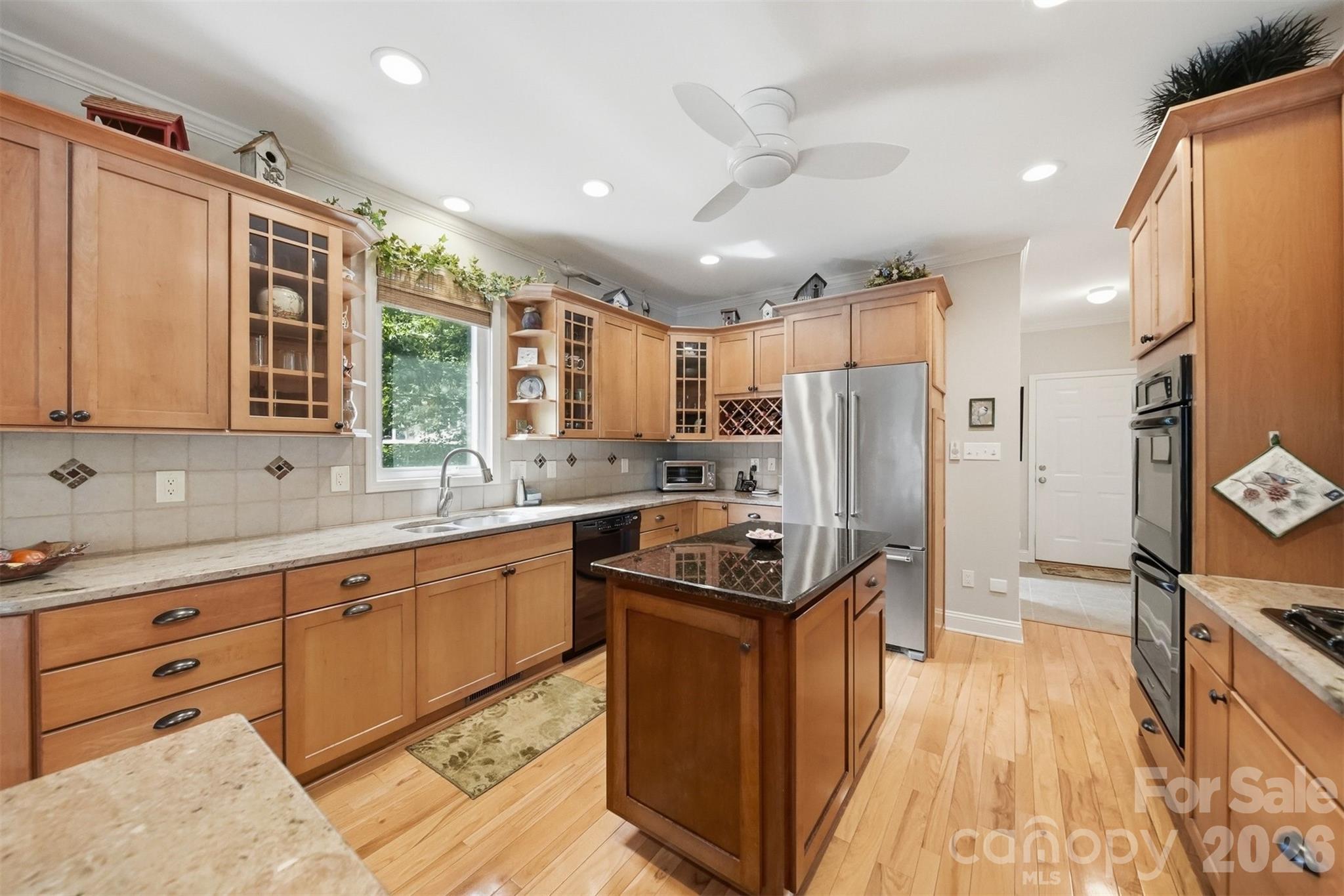 65 King Arthurs Court — Hickory