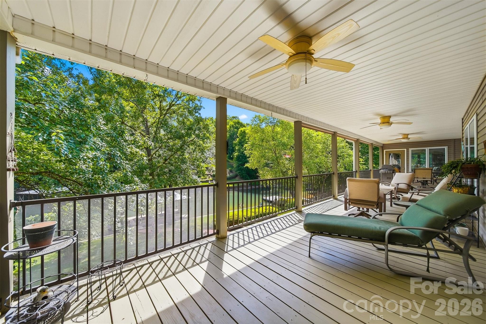 65 King Arthurs Court — Hickory