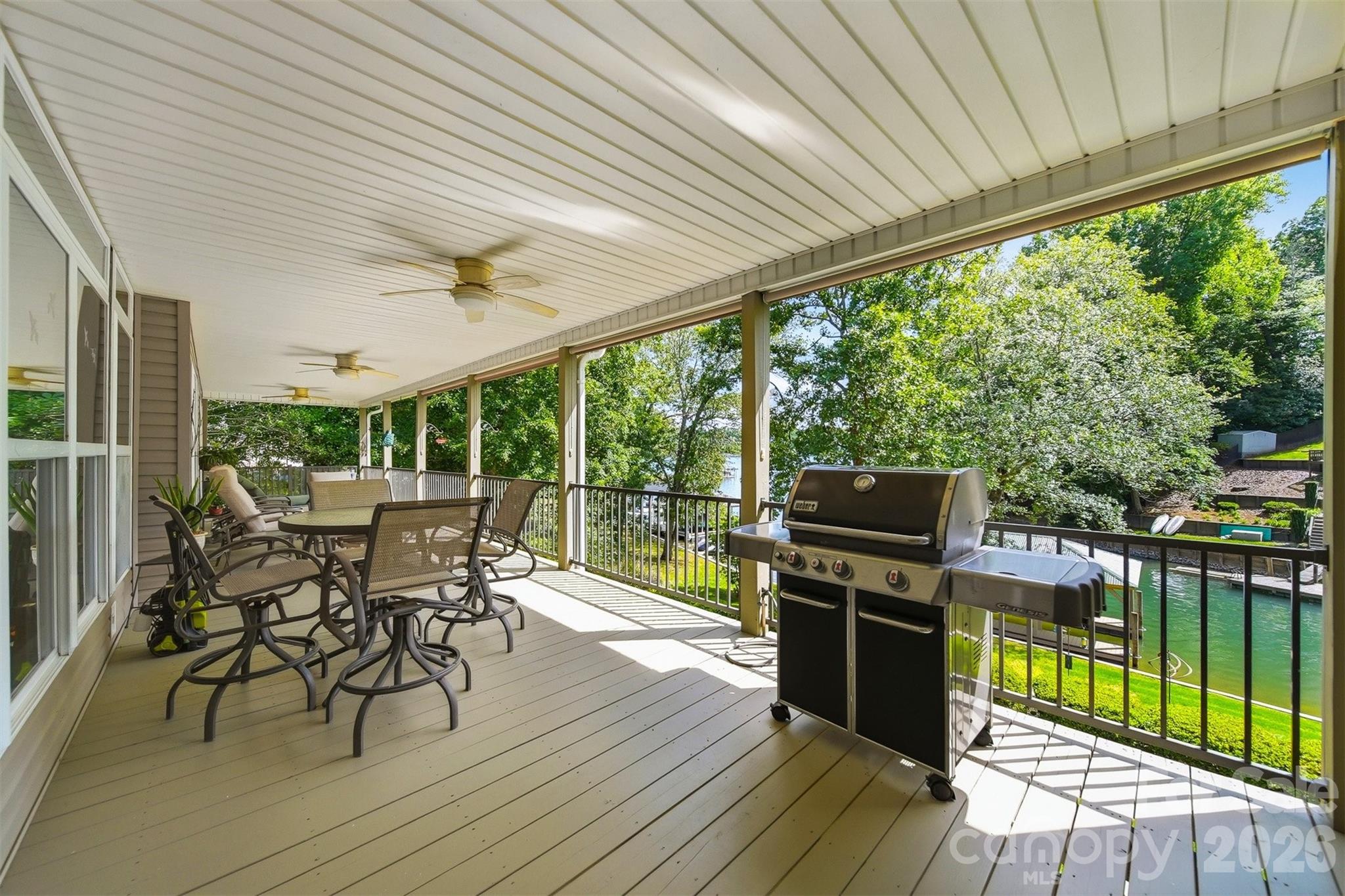 65 King Arthurs Court — Hickory