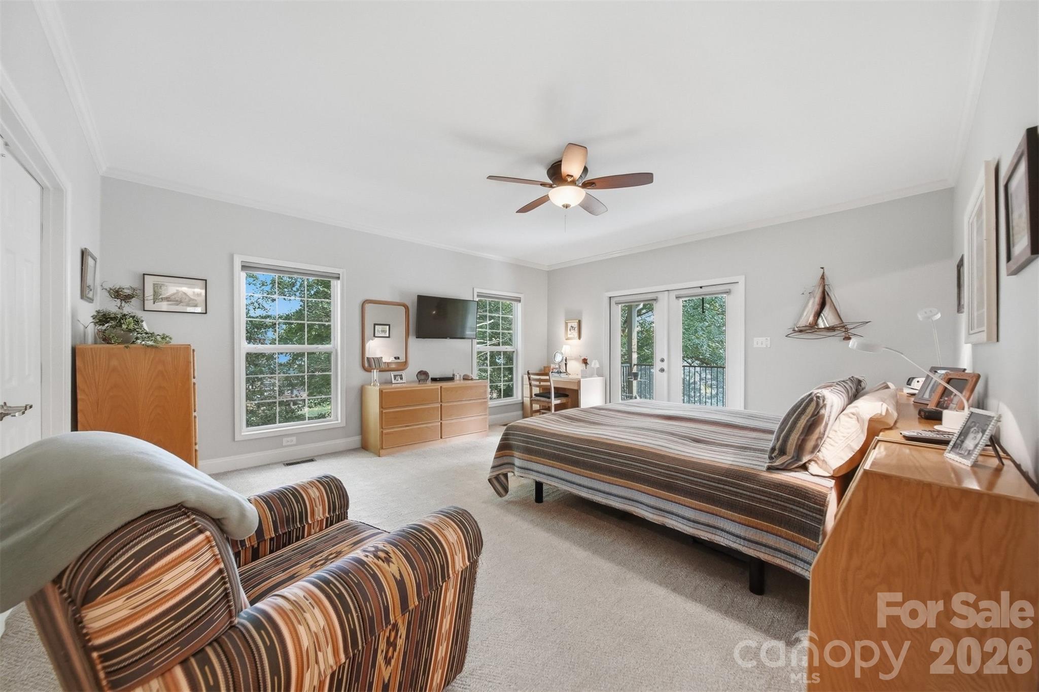 65 King Arthurs Court — Hickory